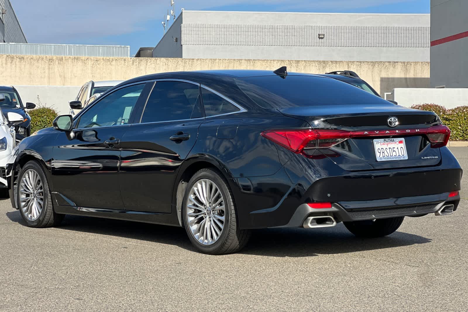 Thumbnail: 2022 Toyota Avalon - 7