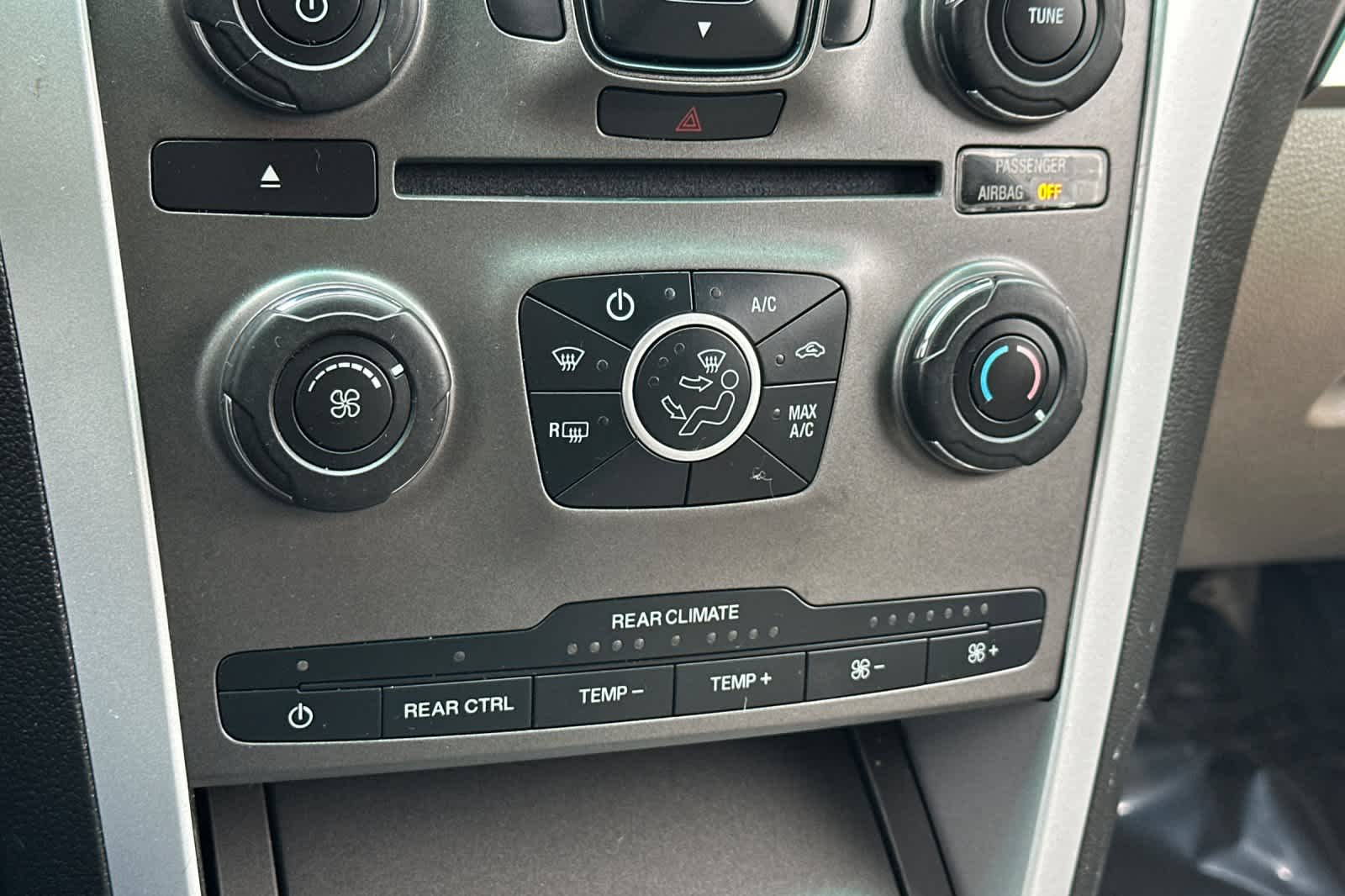 Thumbnail: 2015 Ford Explorer - 22