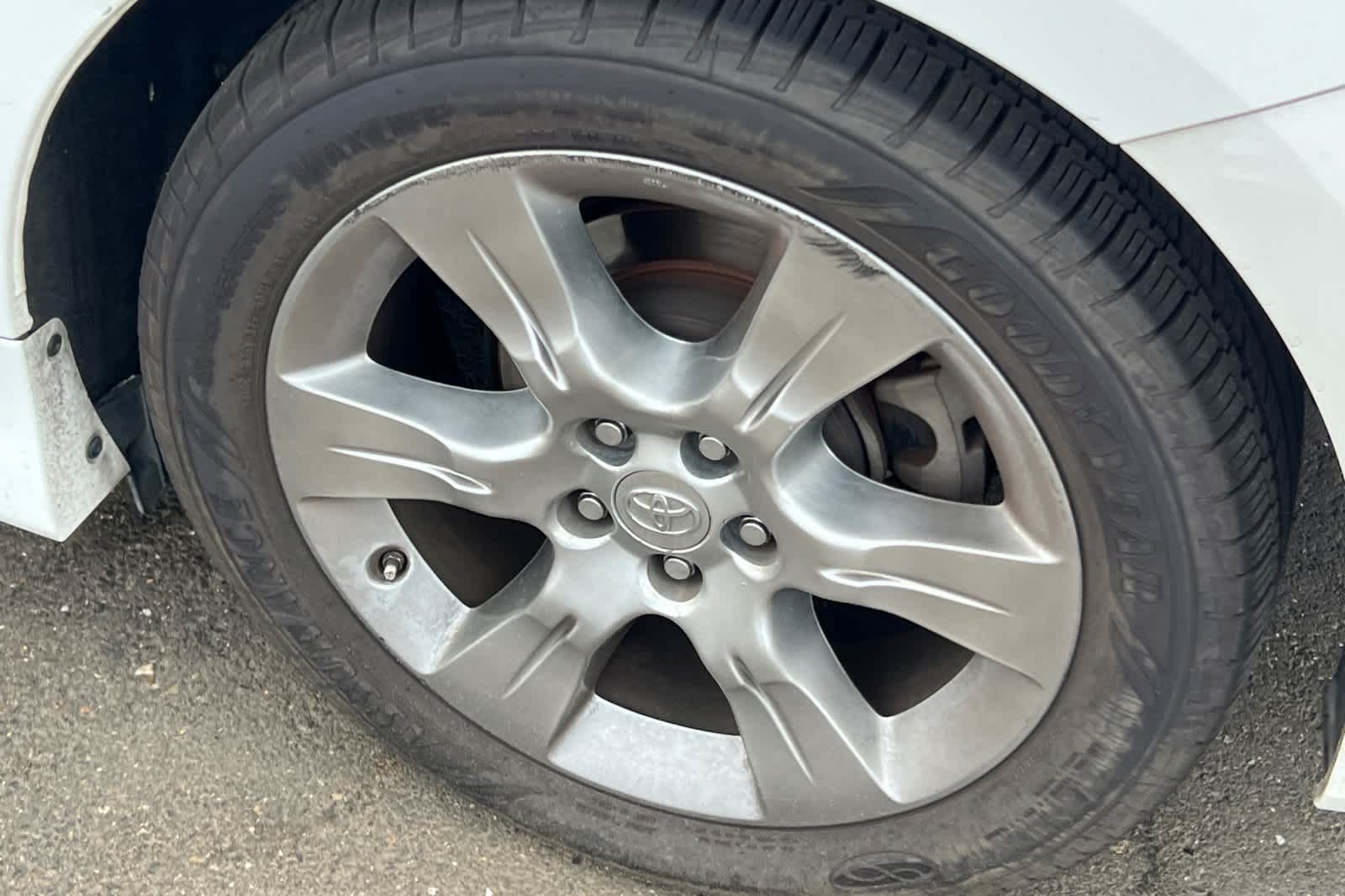 Thumbnail: 2013 Toyota Sienna - 18