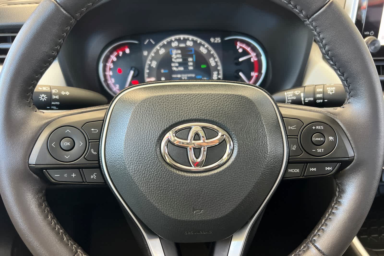 Thumbnail: 2025 Toyota RAV4 - 25