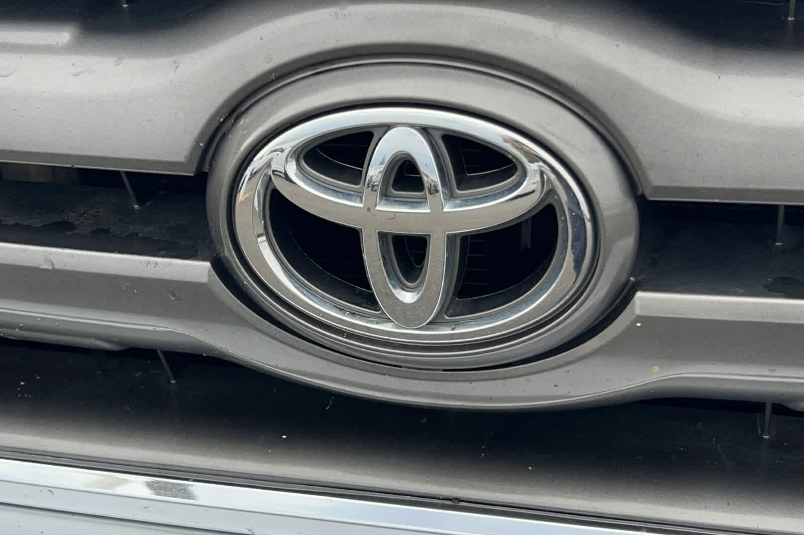 Thumbnail: 2010 Toyota Tacoma - 10