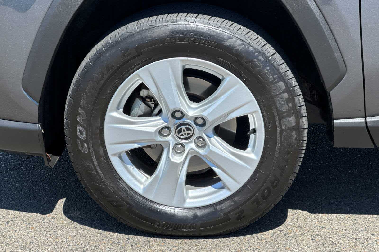 Thumbnail: 2020 Toyota RAV4 - 30