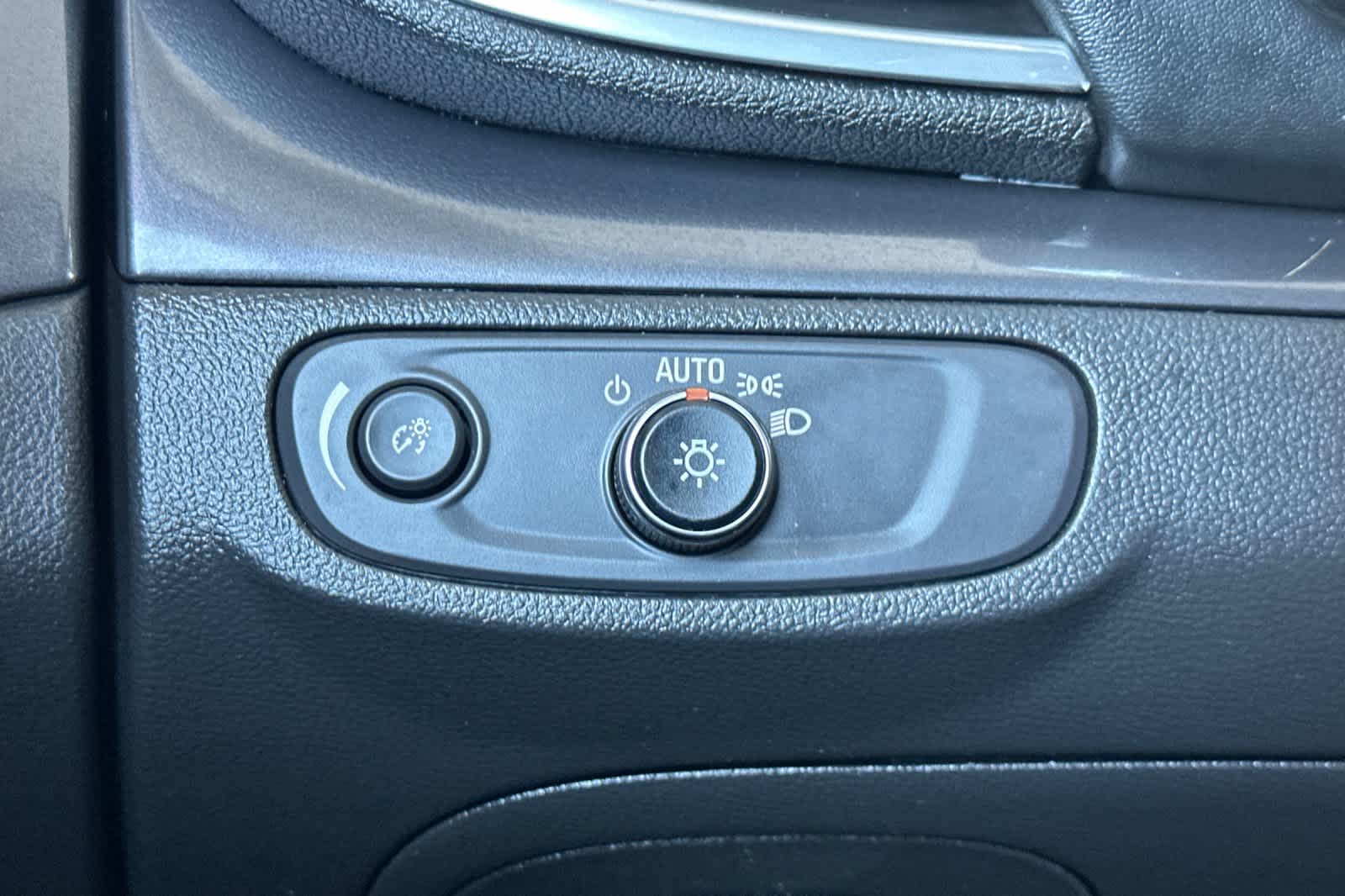 Thumbnail: 2021 Buick Encore - 30