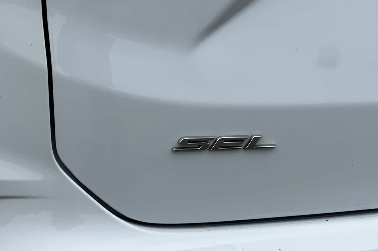 Thumbnail: 2022 Ford Edge - 33