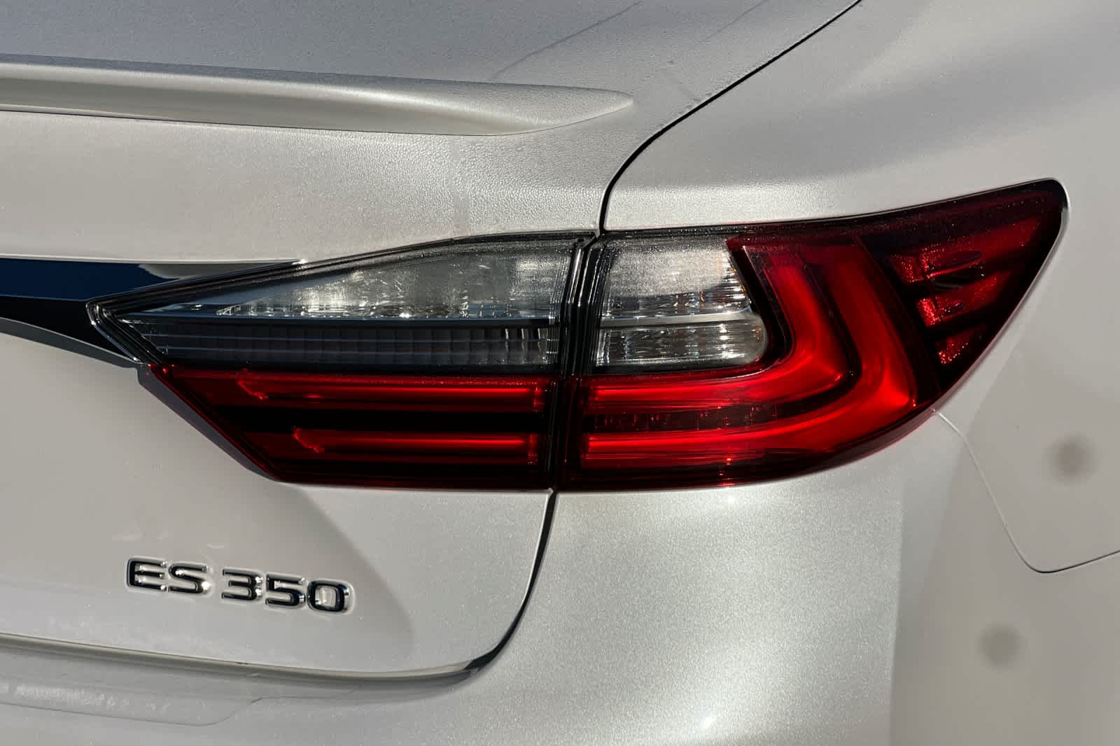 Thumbnail: 2016 Lexus ES - 29