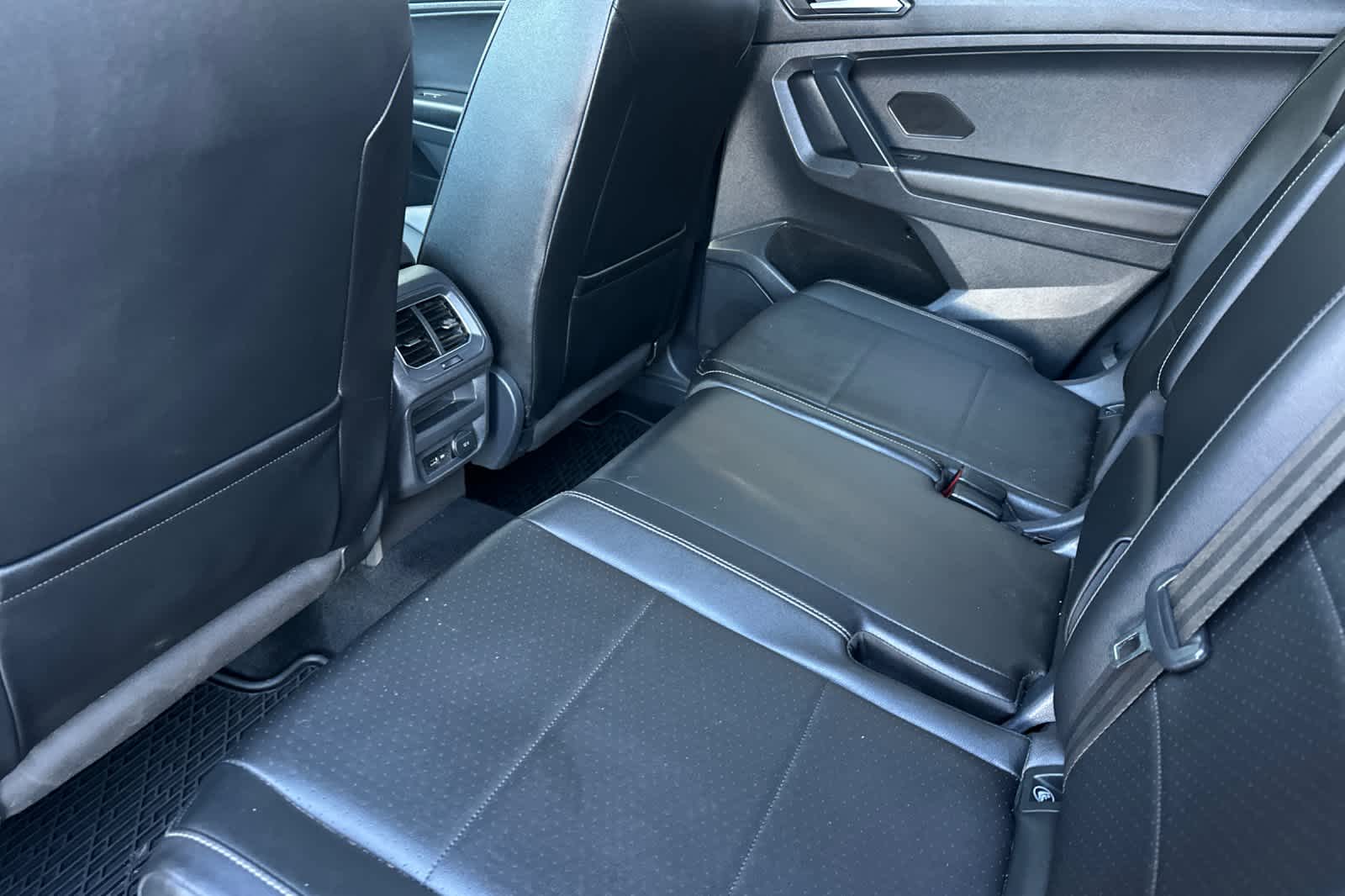 Thumbnail: 2018 Volkswagen Tiguan - 4