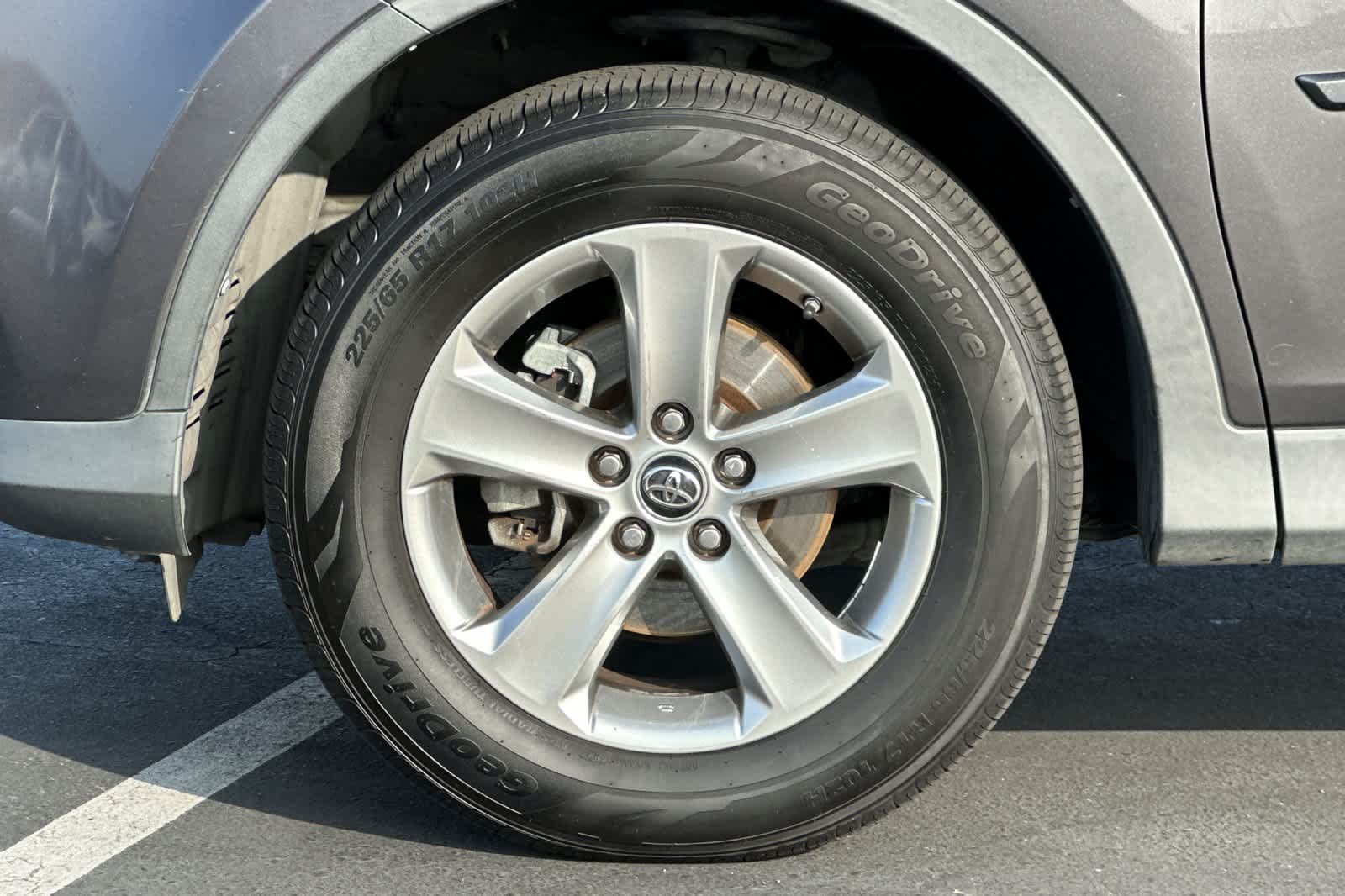 Thumbnail: 2015 Toyota RAV4 - 30