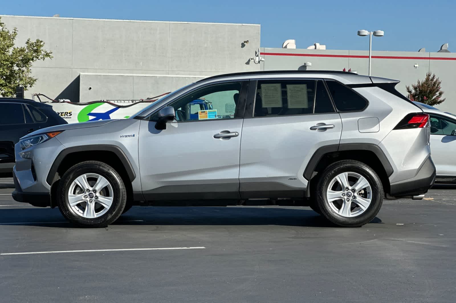Thumbnail: 2021 Toyota RAV4 - 9