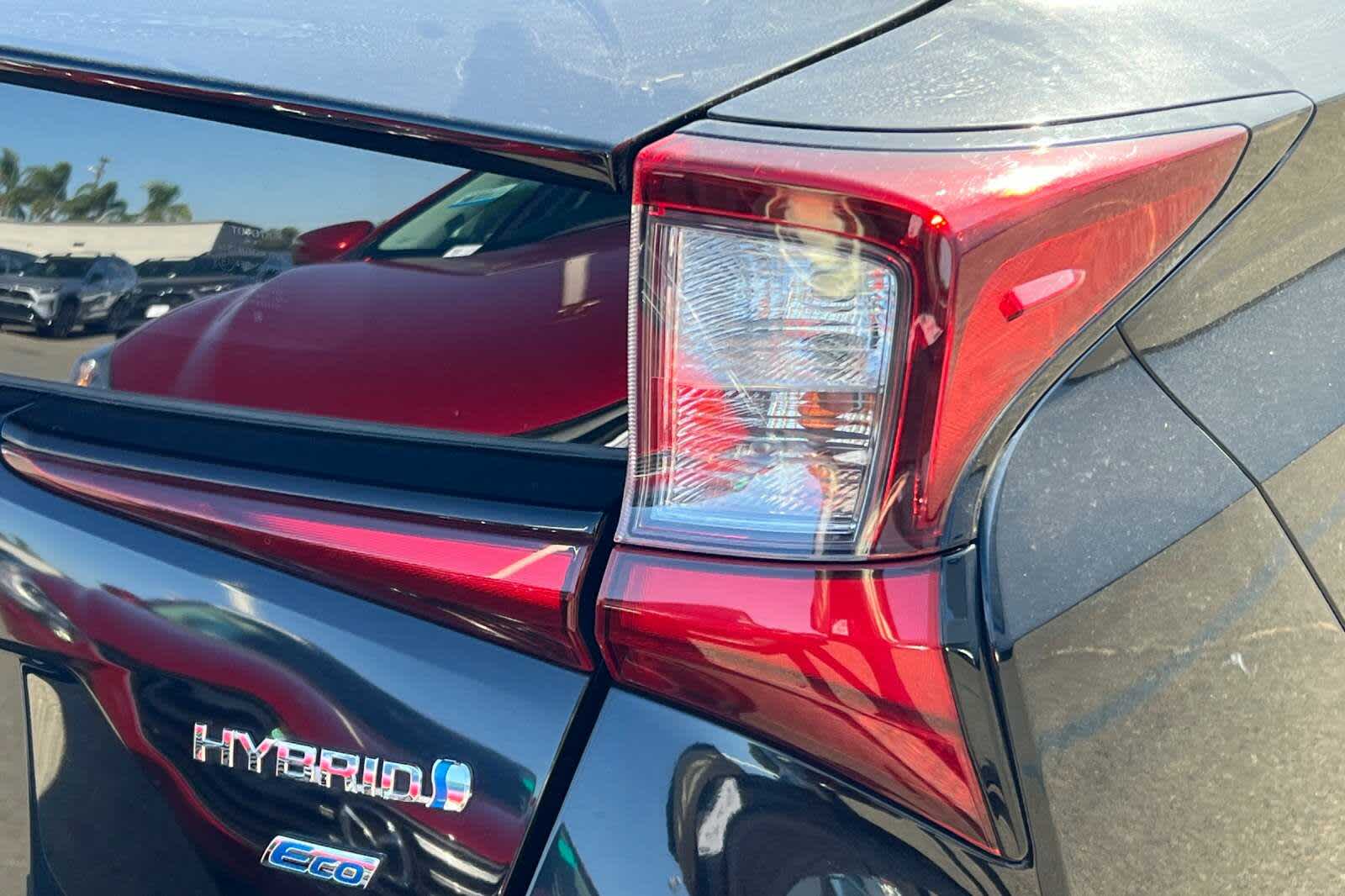 2020 Toyota Prius L Eco 13