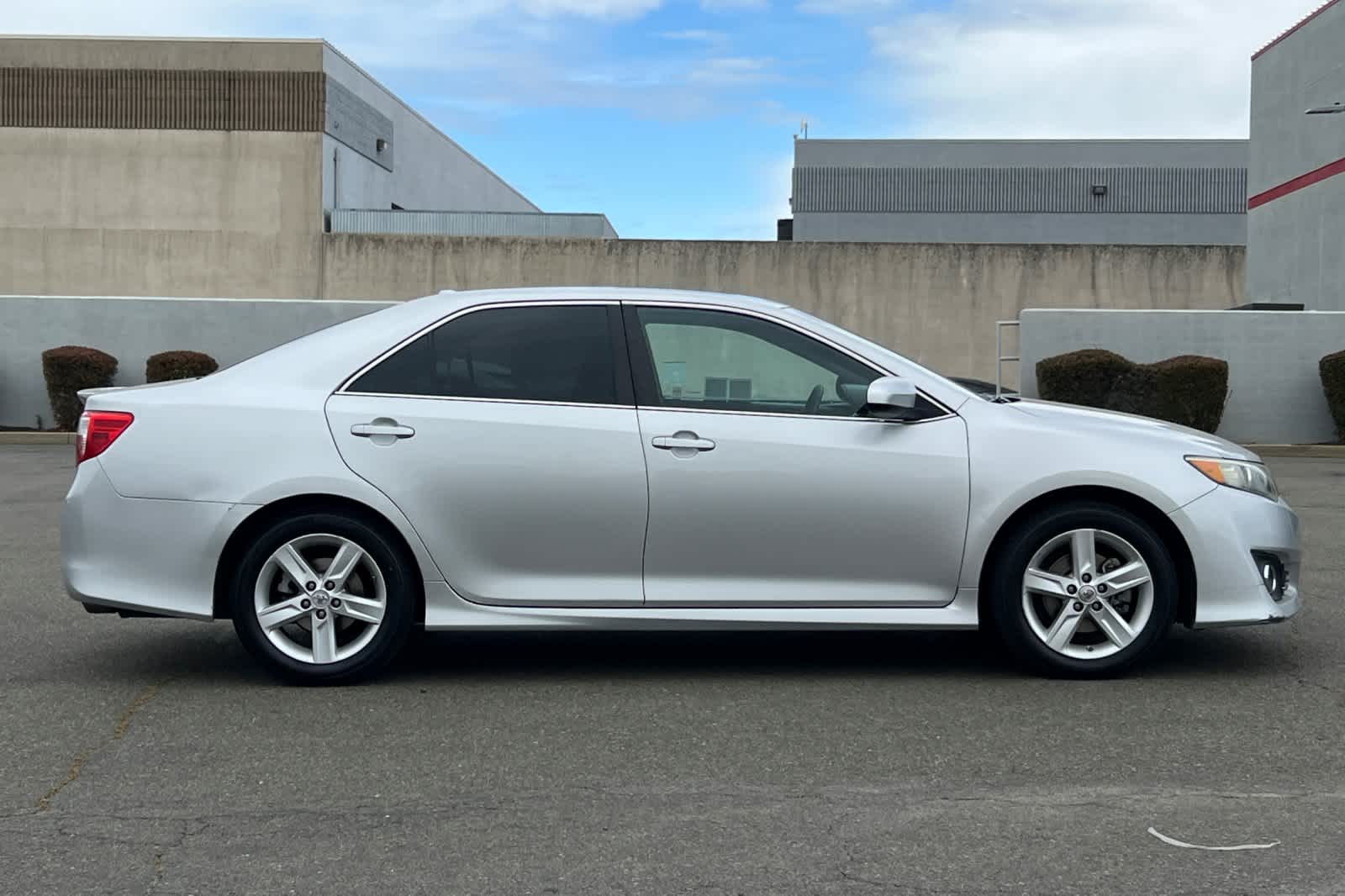 Thumbnail: 2013 Toyota Camry - 6