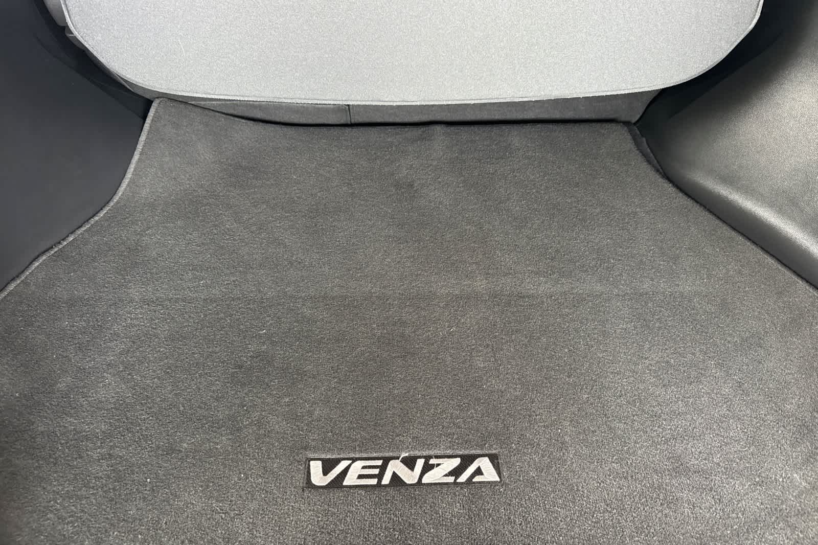 Thumbnail: 2022 Toyota Venza - 16