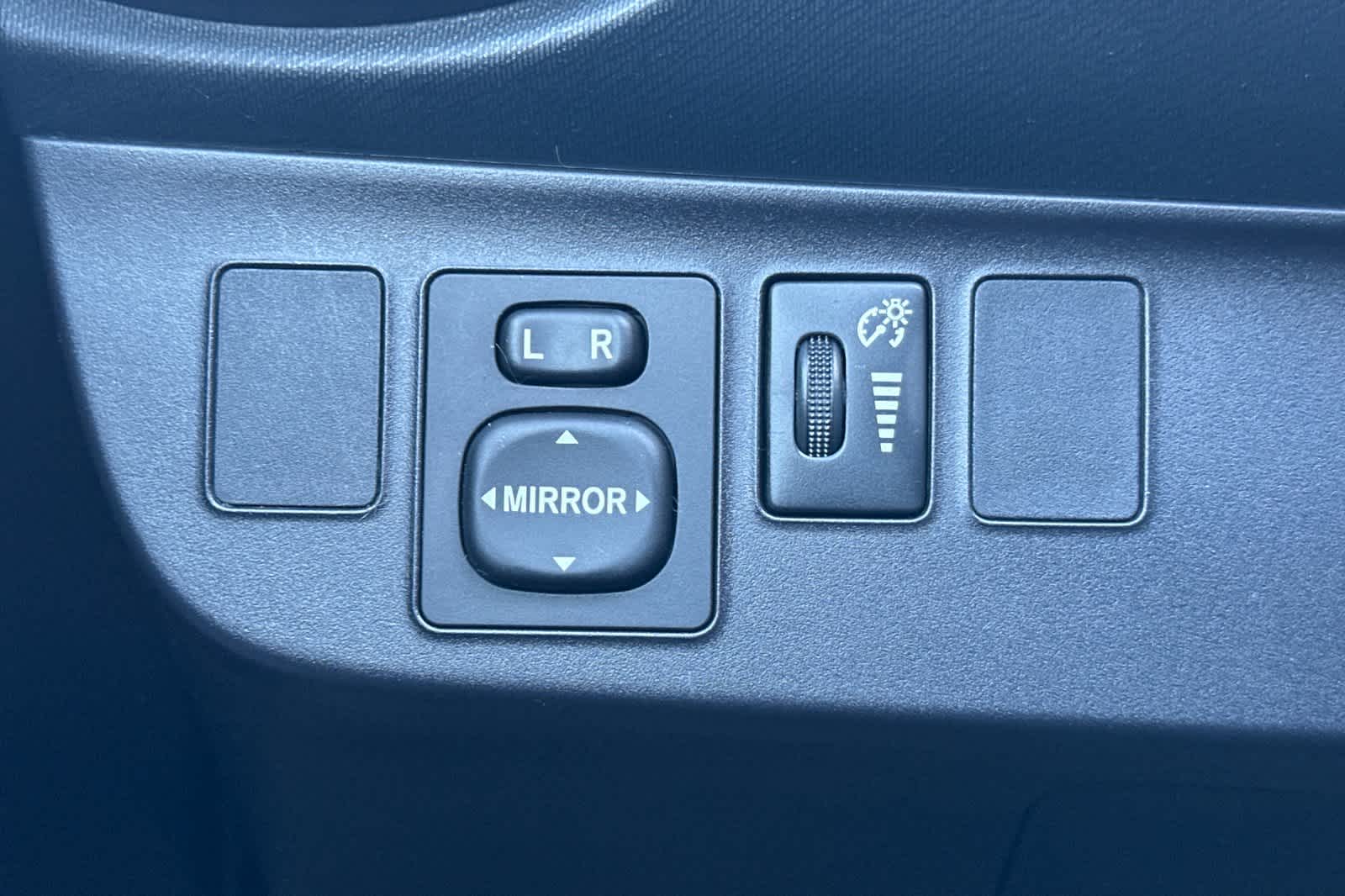 Thumbnail: 2012 Toyota Prius c - 28