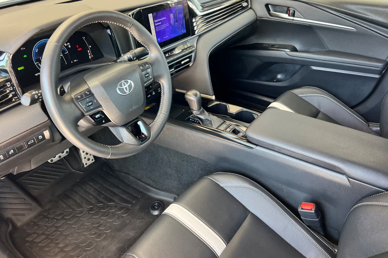 Thumbnail: 2025 Toyota Camry - 11