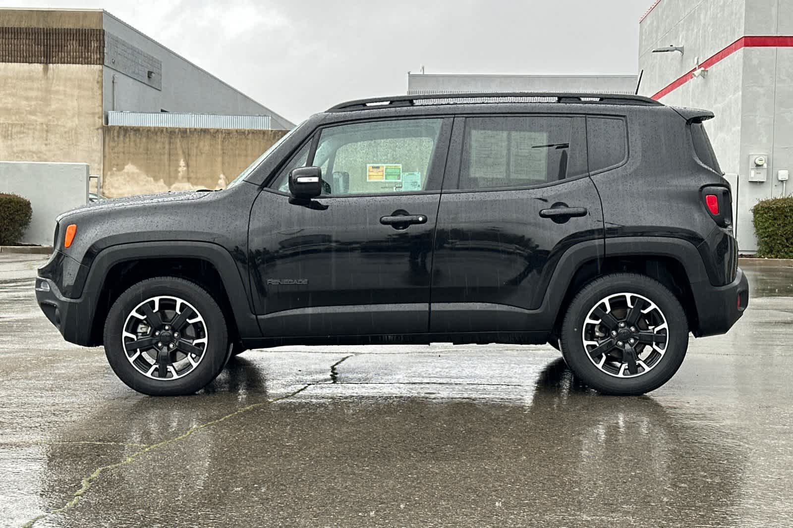 Thumbnail: 2023 Jeep Renegade - 9