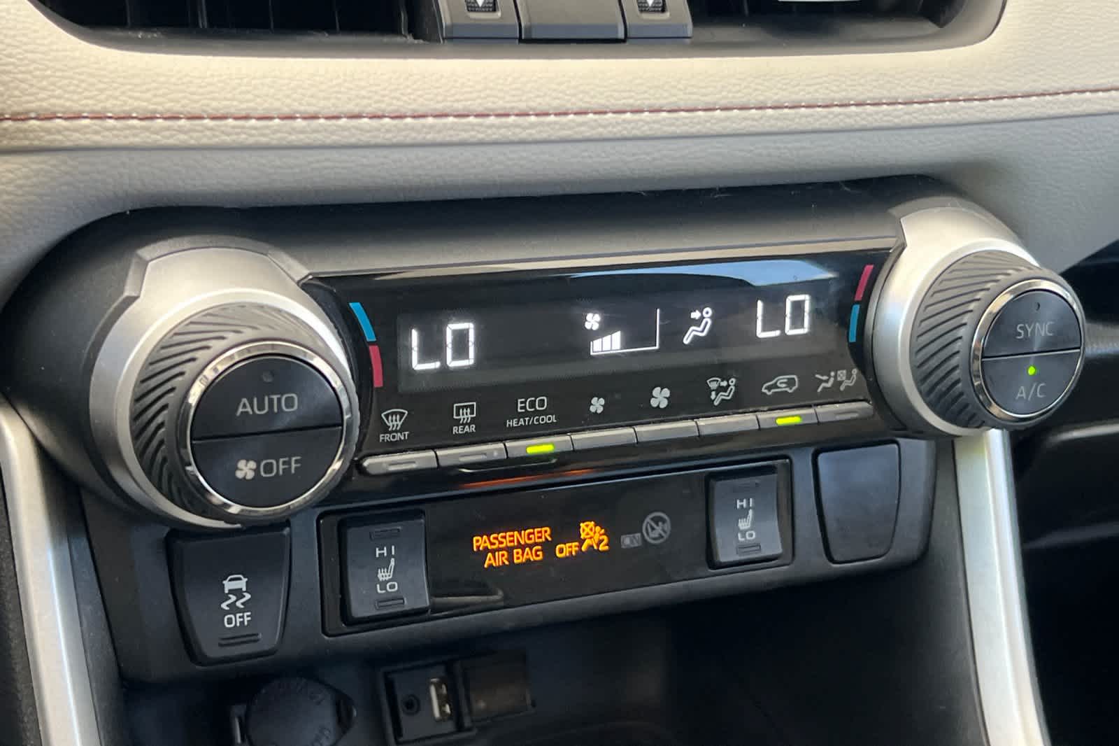 Thumbnail: 2019 Toyota RAV4 - 23