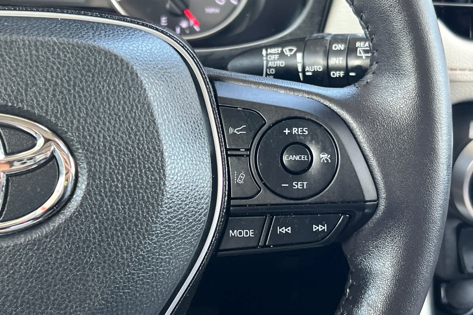Thumbnail: 2022 Toyota RAV4 - 27