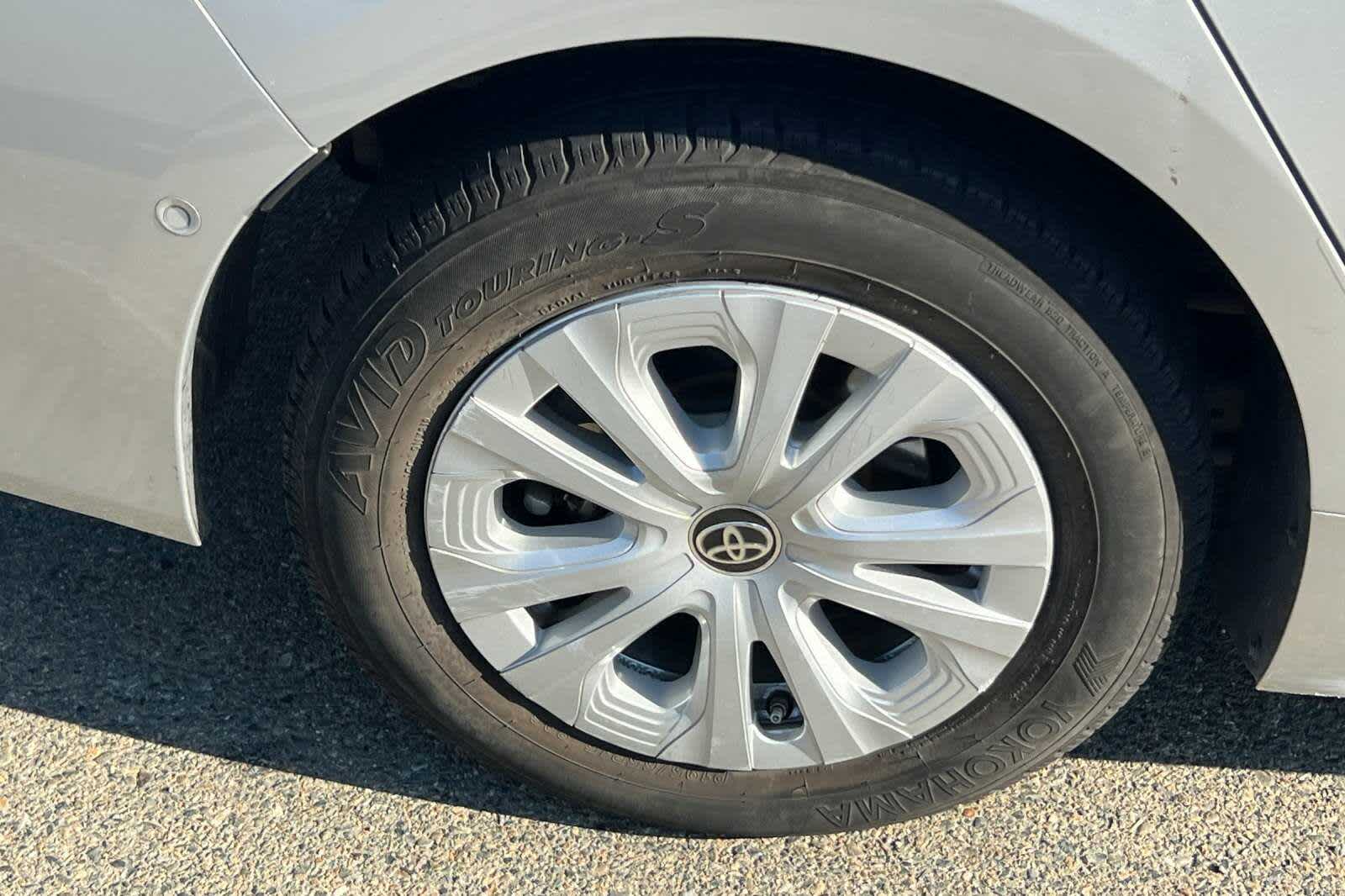 Thumbnail: 2021 Toyota Prius - 14