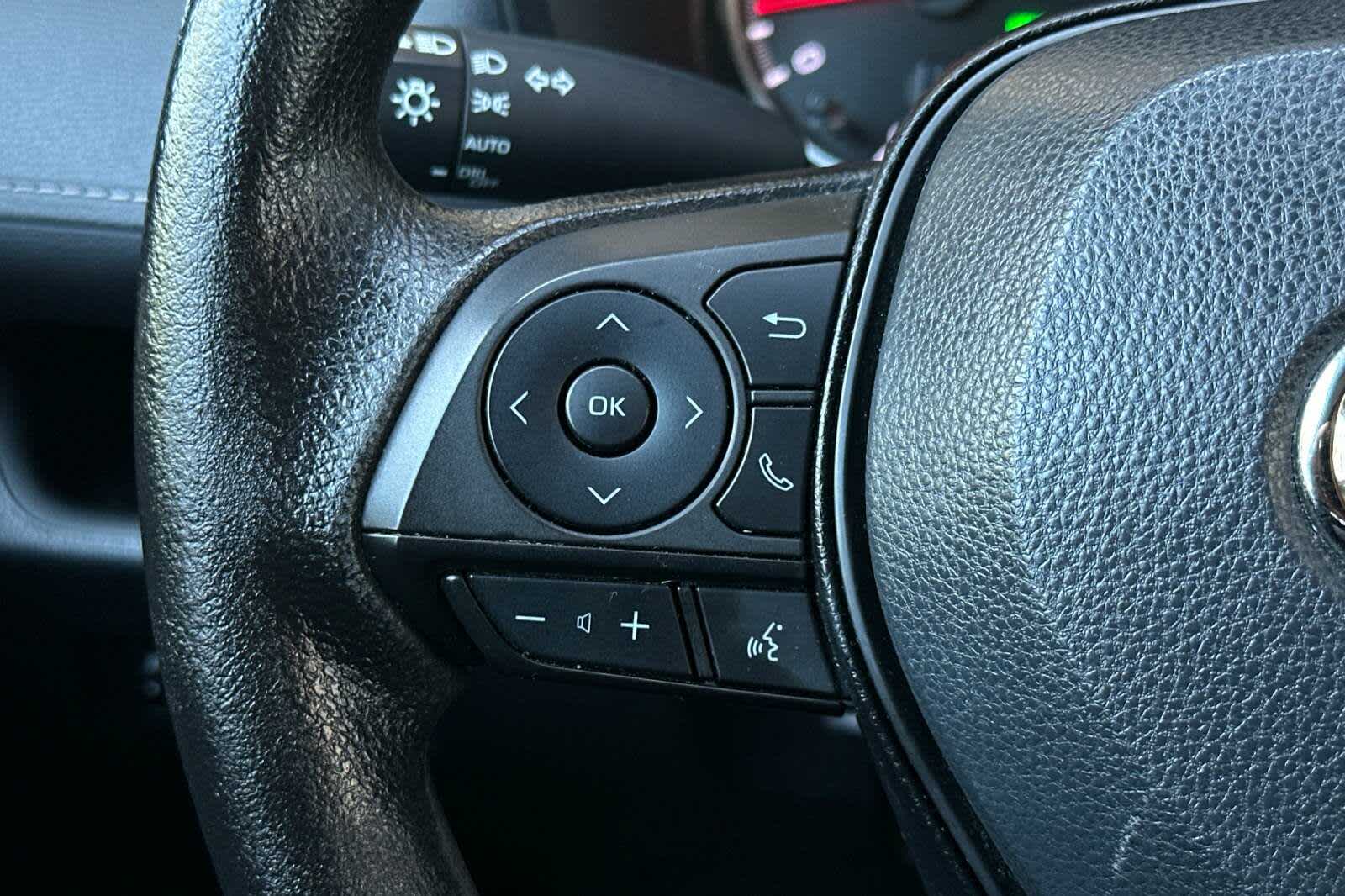 Thumbnail: 2022 Toyota RAV4 - 26