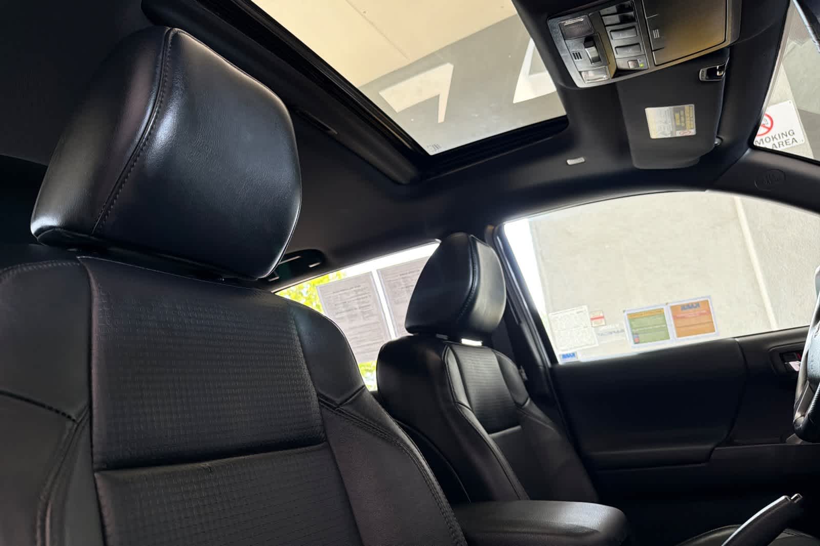 Thumbnail: 2023 Toyota Tacoma - 16