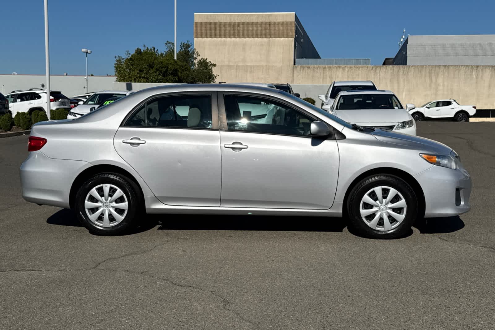 Thumbnail: 2011 Toyota Corolla - 6