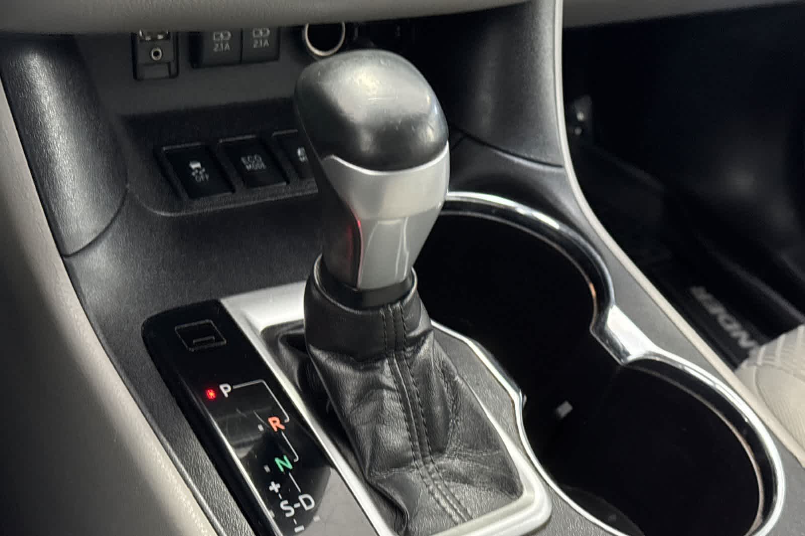 2018 Toyota Highlander LE 24
