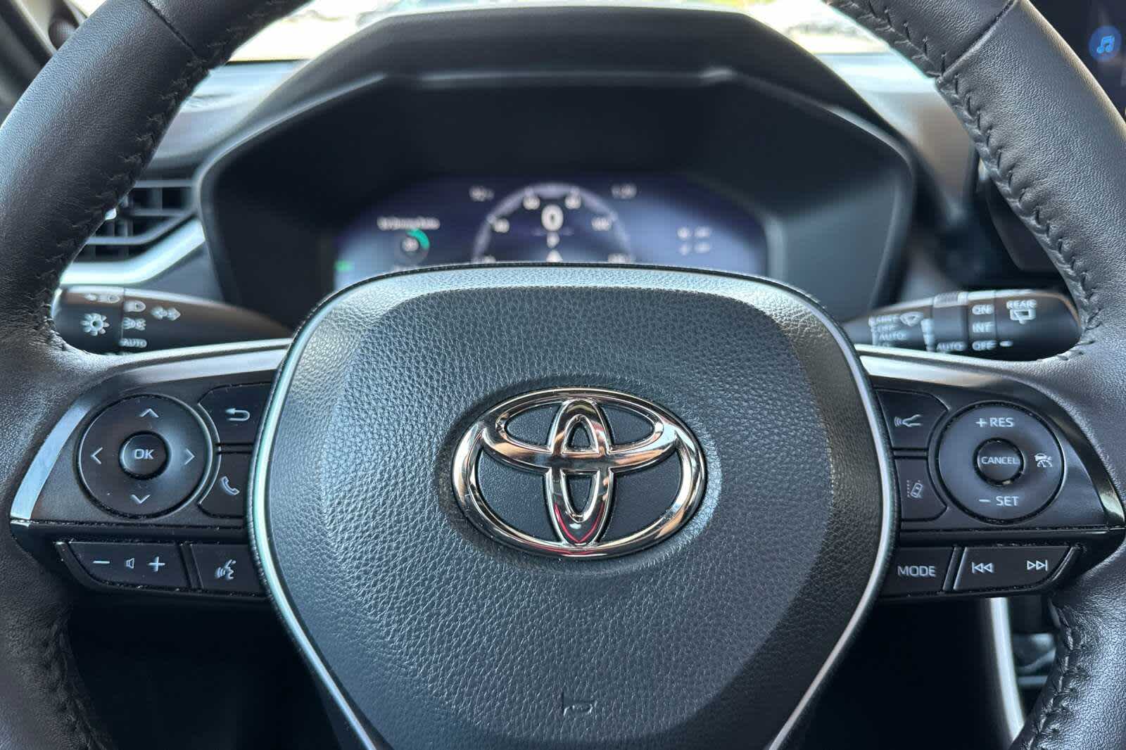 Thumbnail: 2023 Toyota RAV4 - 25