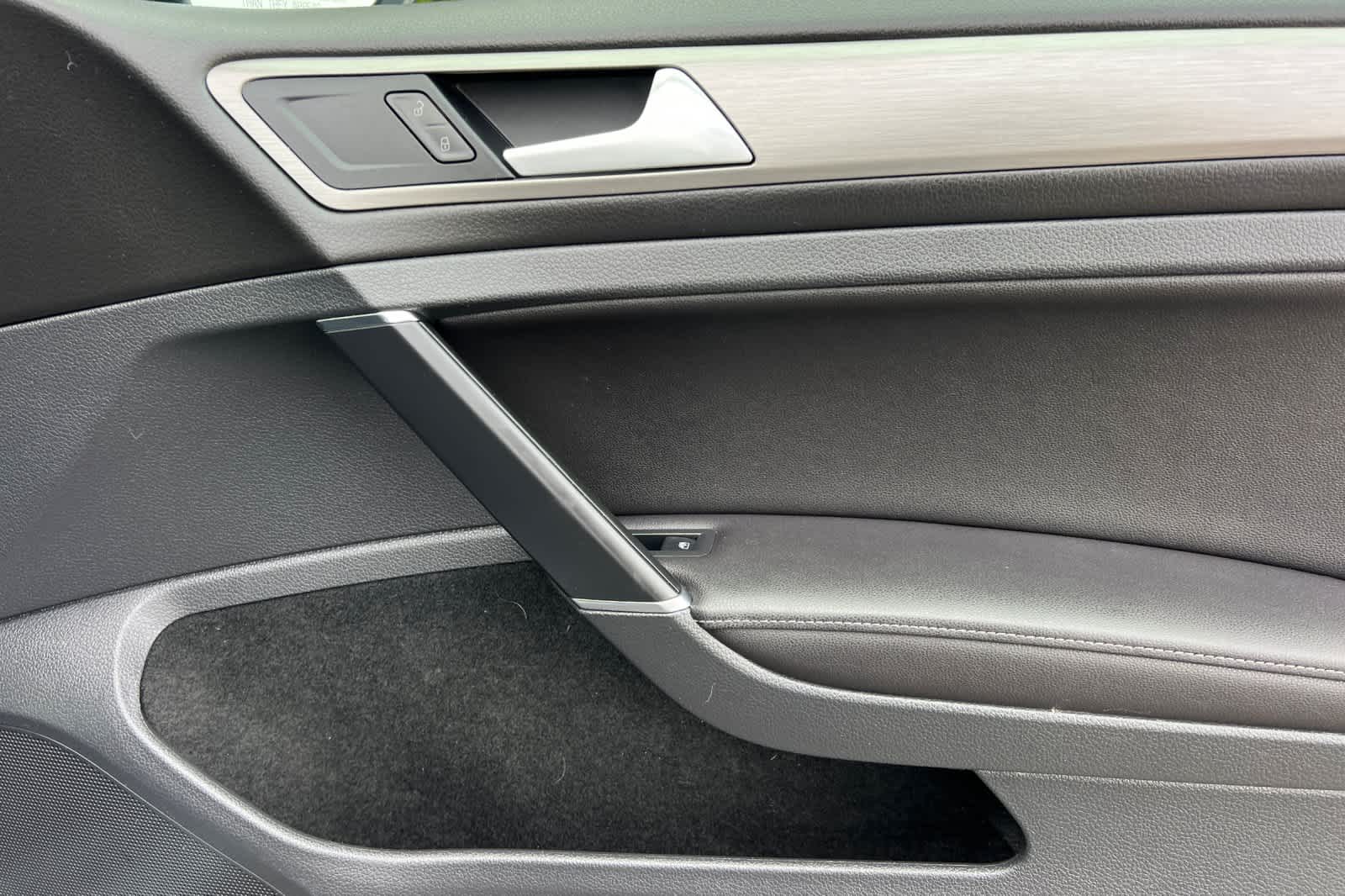 Thumbnail: 2017 Volkswagen Golf - 19