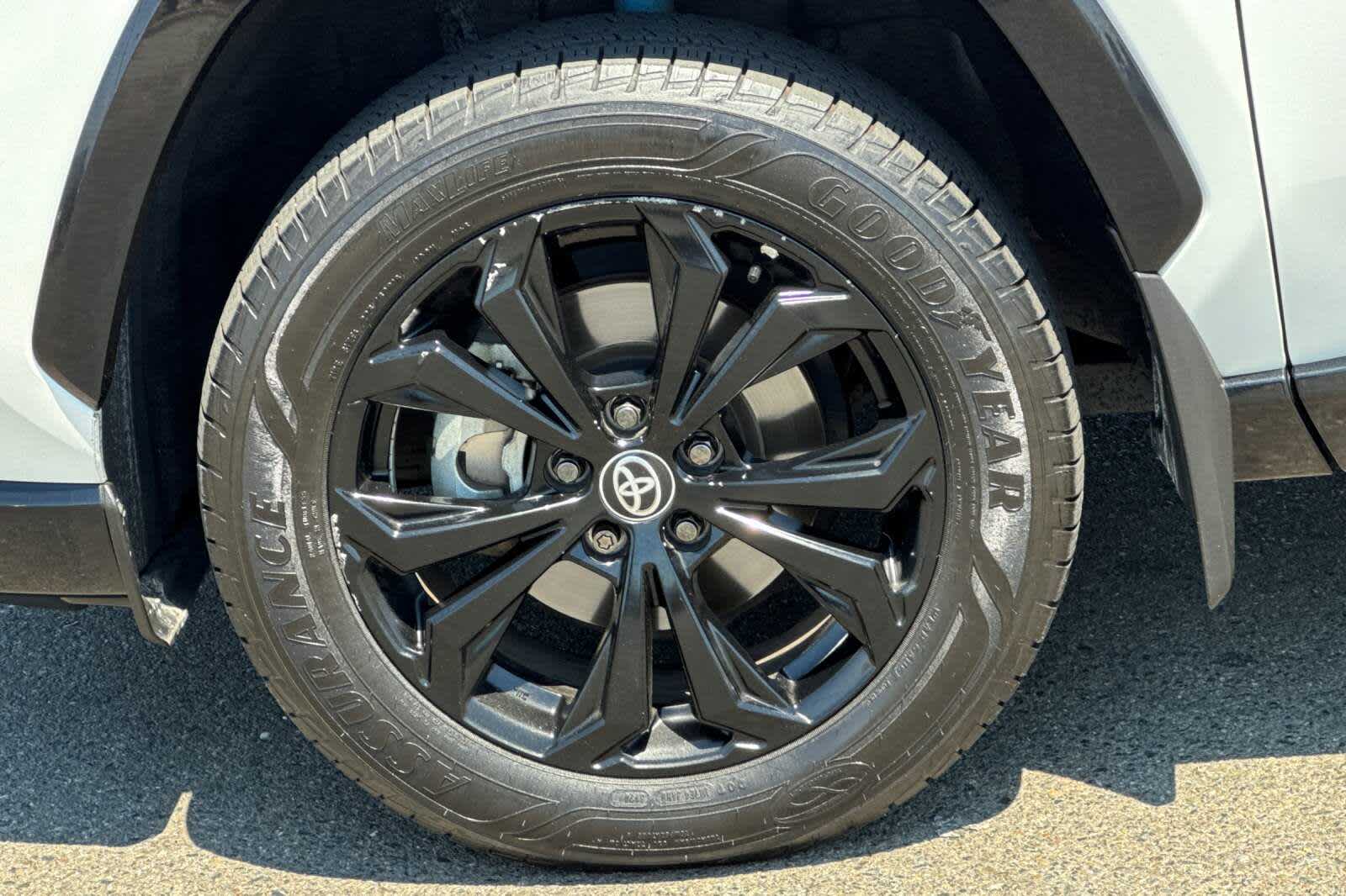 Thumbnail: 2023 Toyota RAV4 - 31
