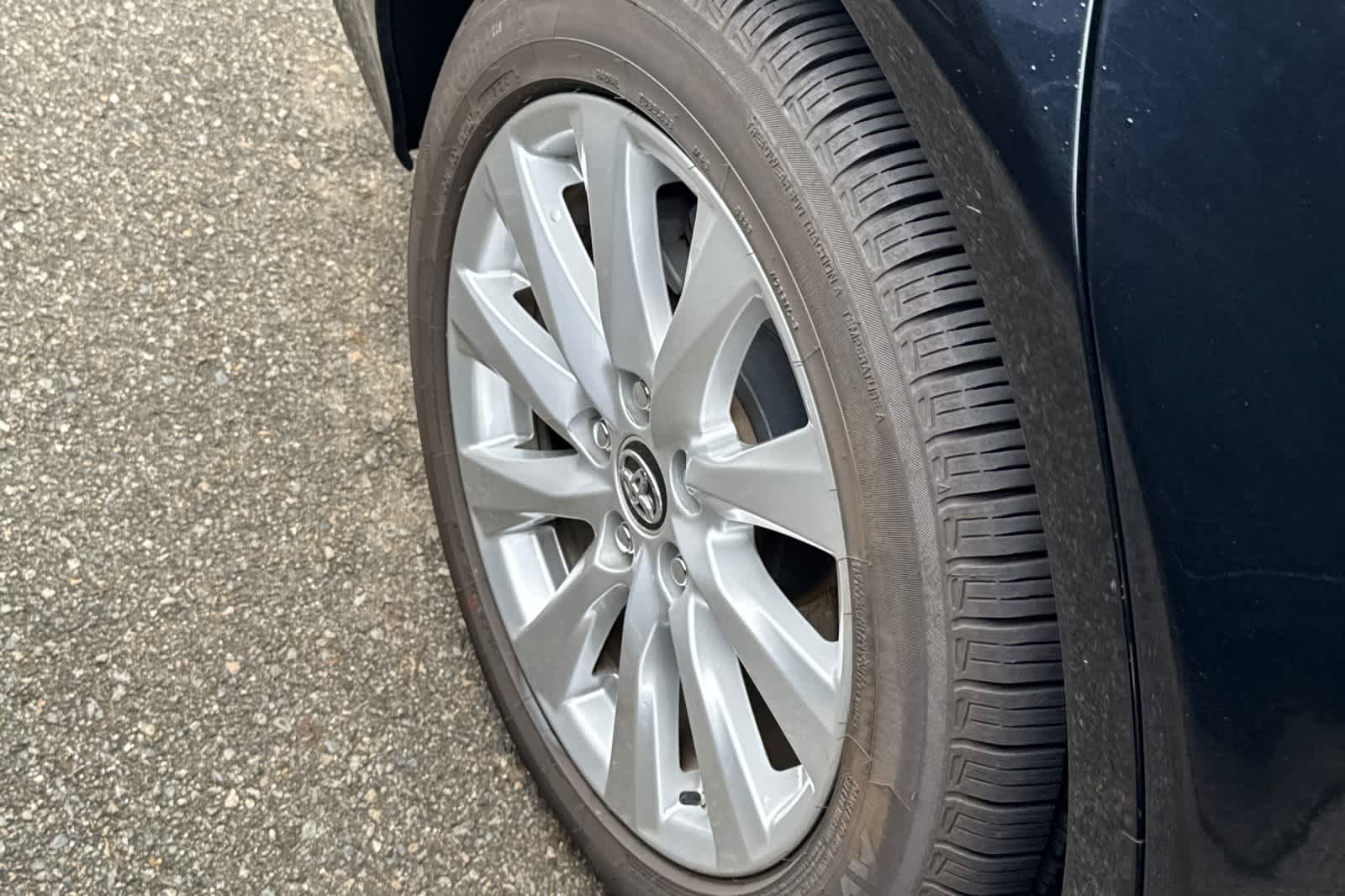 Thumbnail: 2018 Toyota Camry - 14