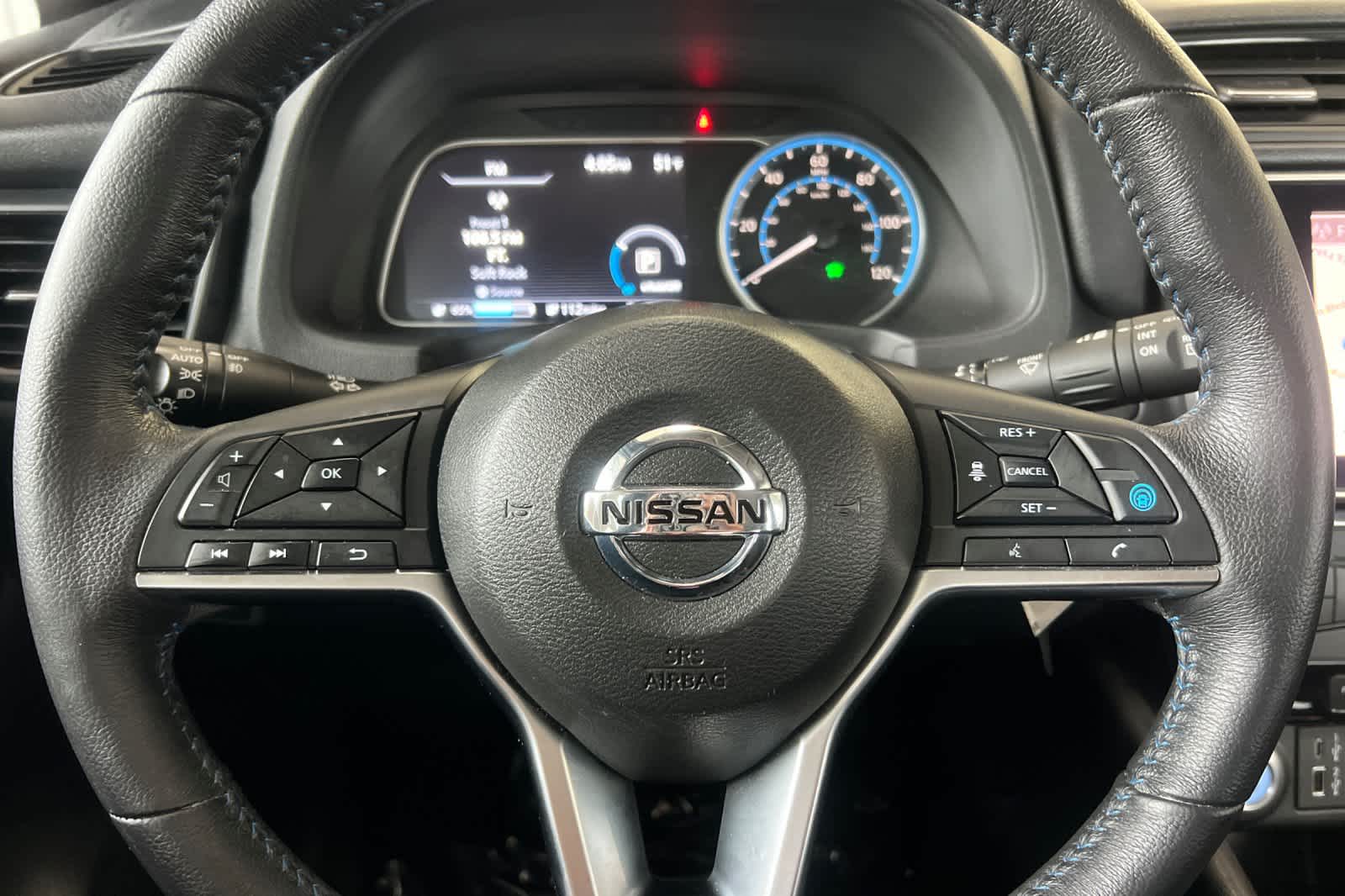 Thumbnail: 2022 Nissan Leaf - 25