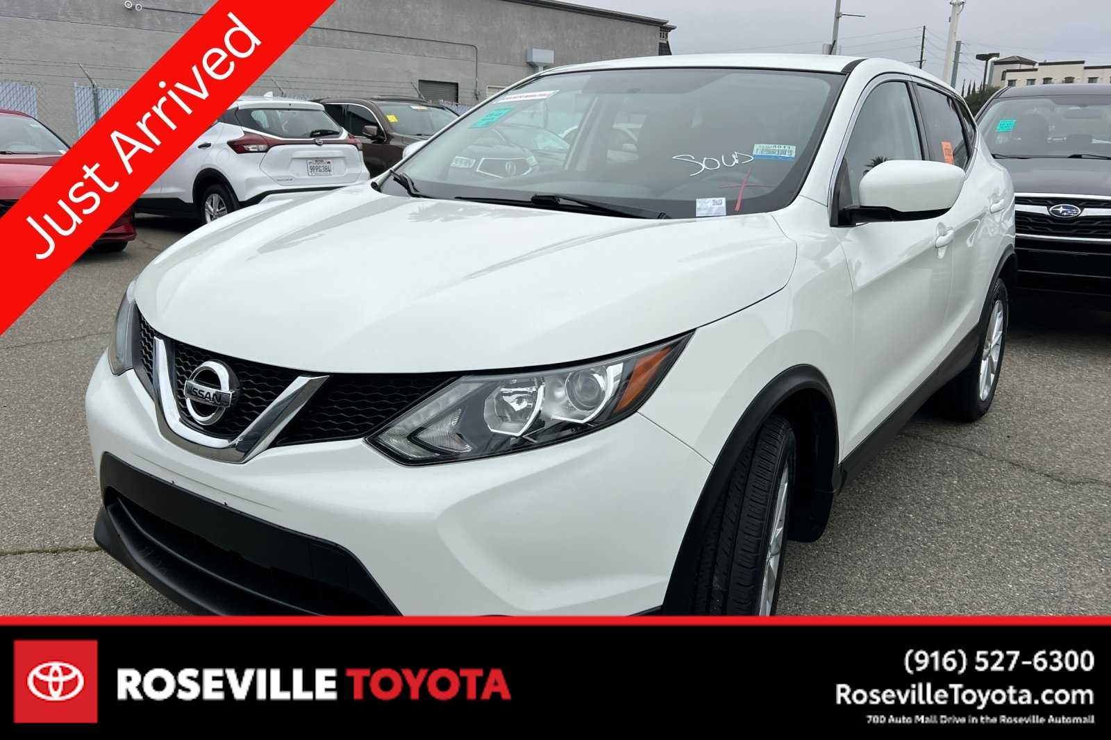 Thumbnail: 2017 Nissan Rogue Sport - 1