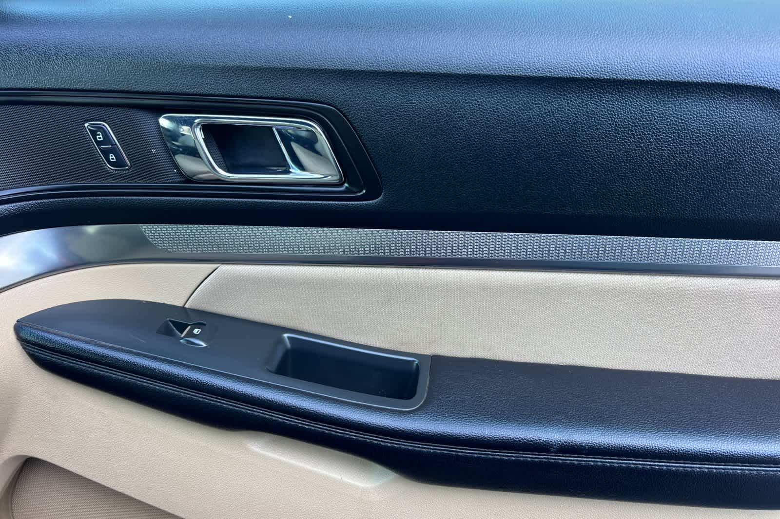 Thumbnail: 2017 Ford Explorer - 20