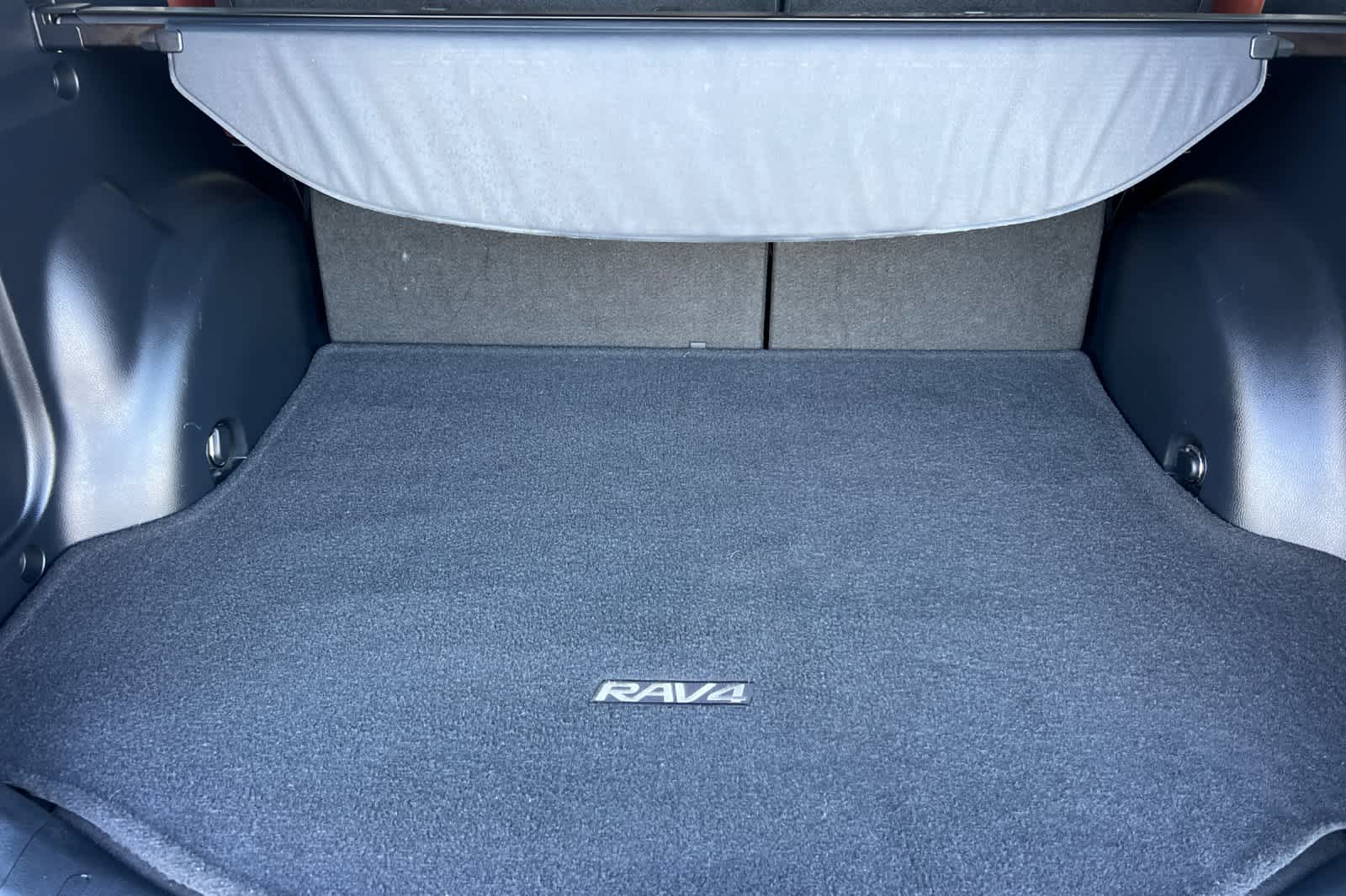 Thumbnail: 2015 Toyota RAV4 - 15