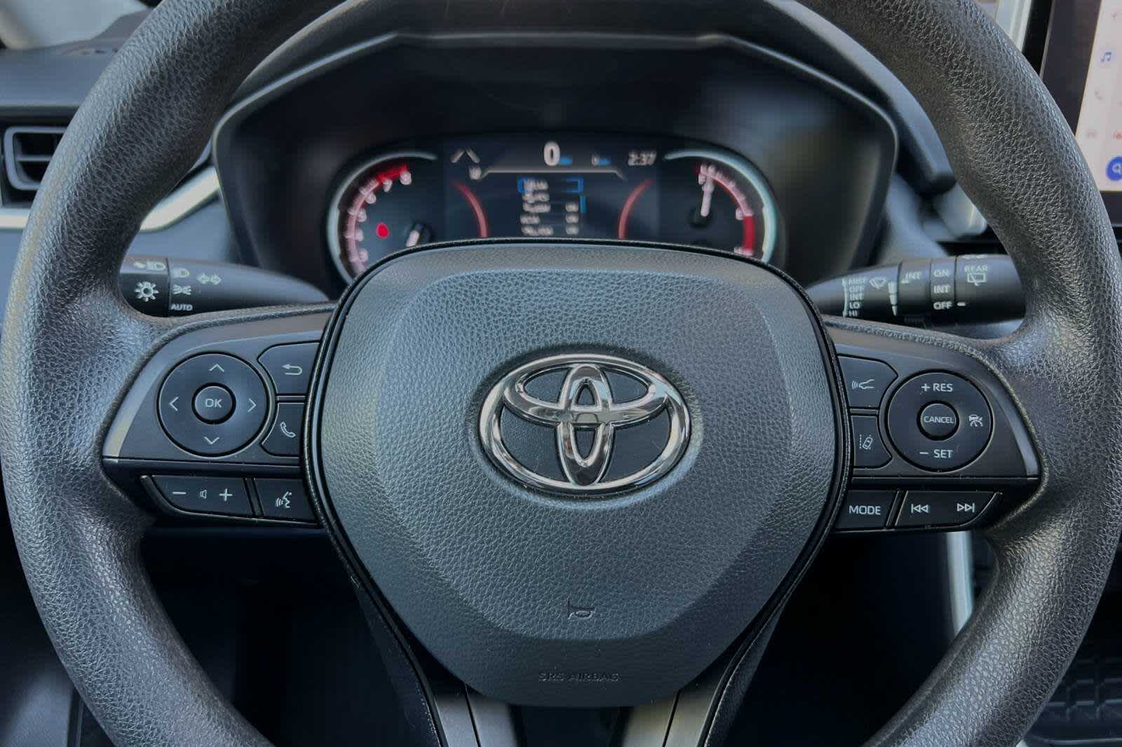 2023 Toyota RAV4 XLE 25