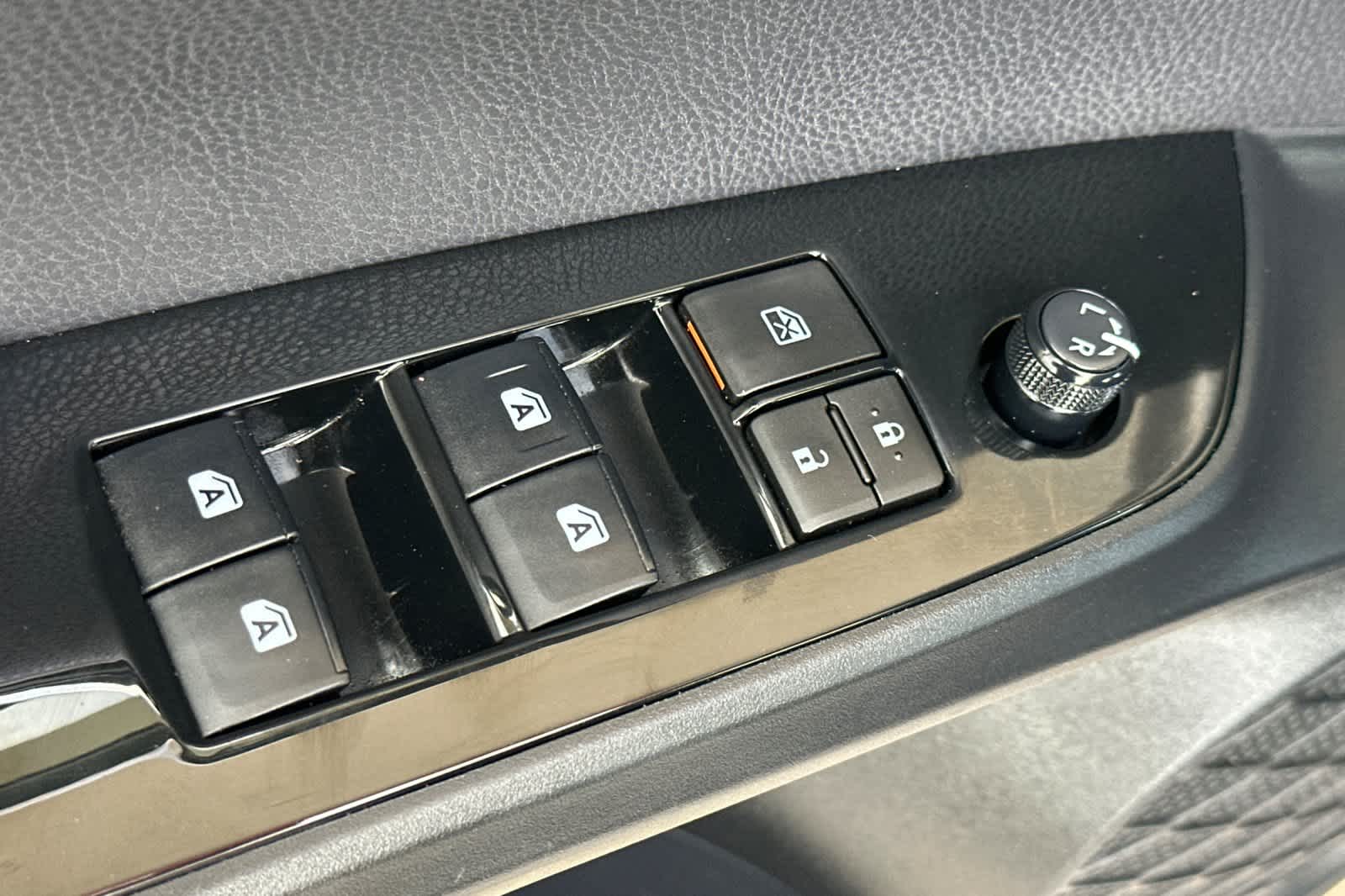 Thumbnail: 2017 Toyota Prius Prime - 13