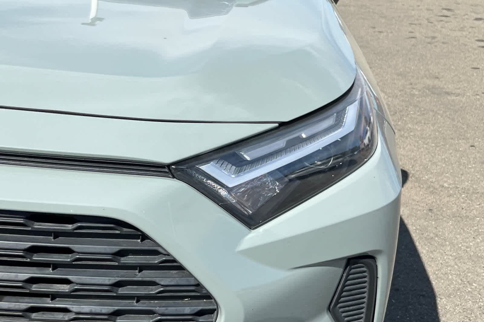 Thumbnail: 2022 Toyota RAV4 - 11