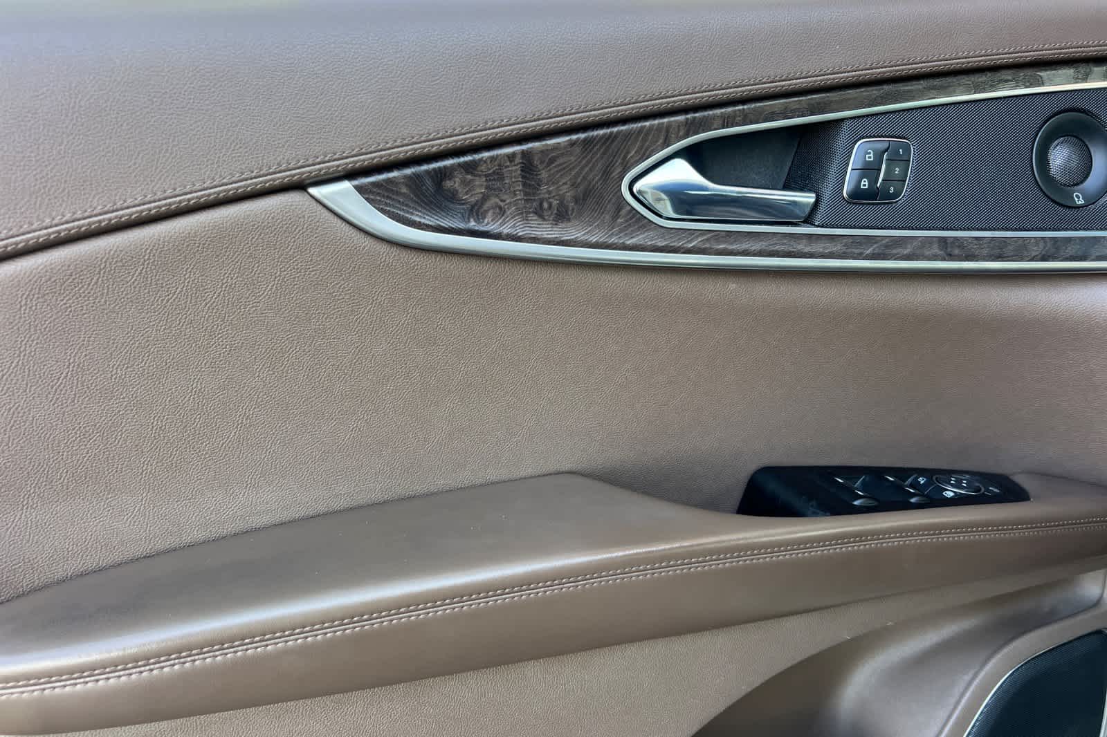 Thumbnail: 2016 Lincoln MKX - 12