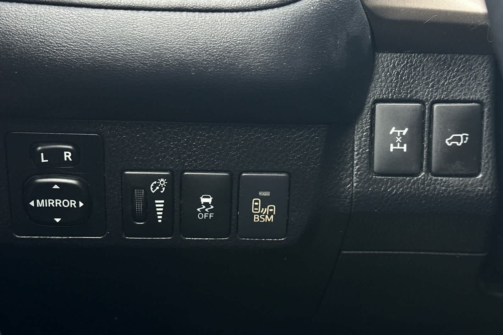 Thumbnail: 2013 Toyota RAV4 - 29