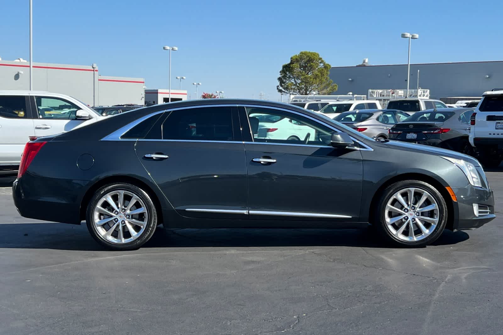 Thumbnail: 2013 Cadillac XTS - 6