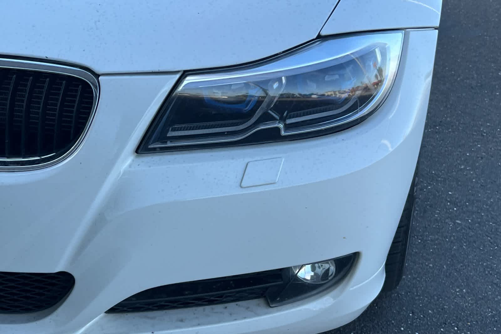 Thumbnail: 2011 BMW 3 Series - 11