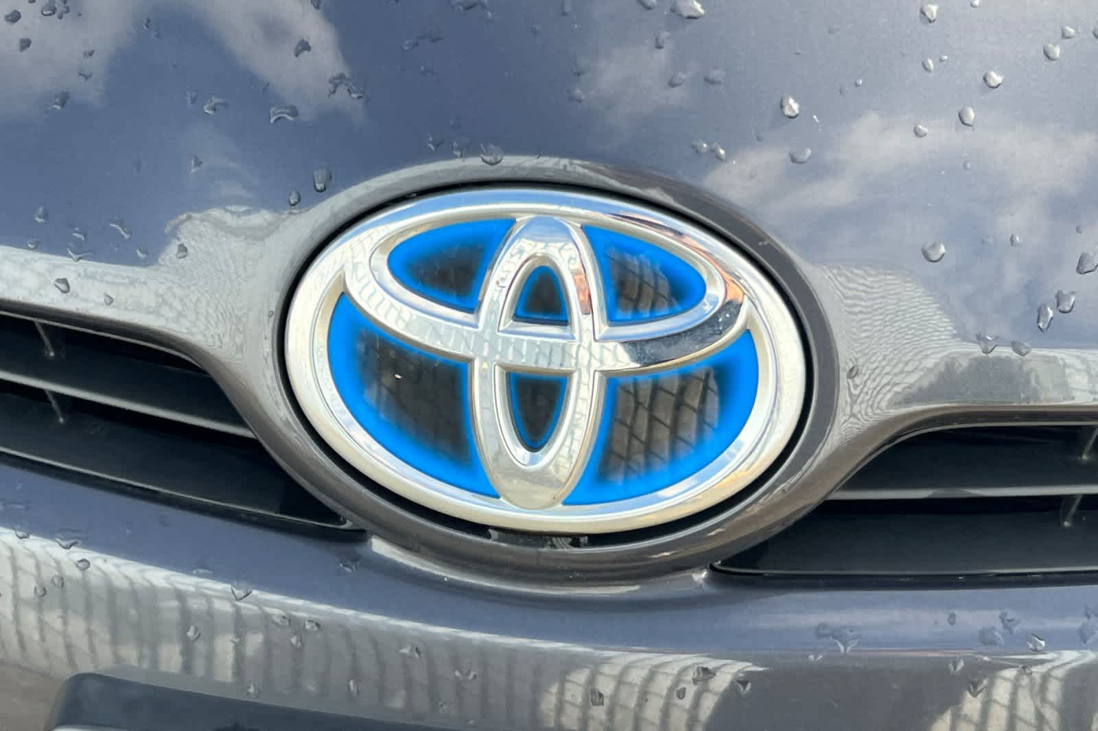 Thumbnail: 2011 Toyota Prius - 9