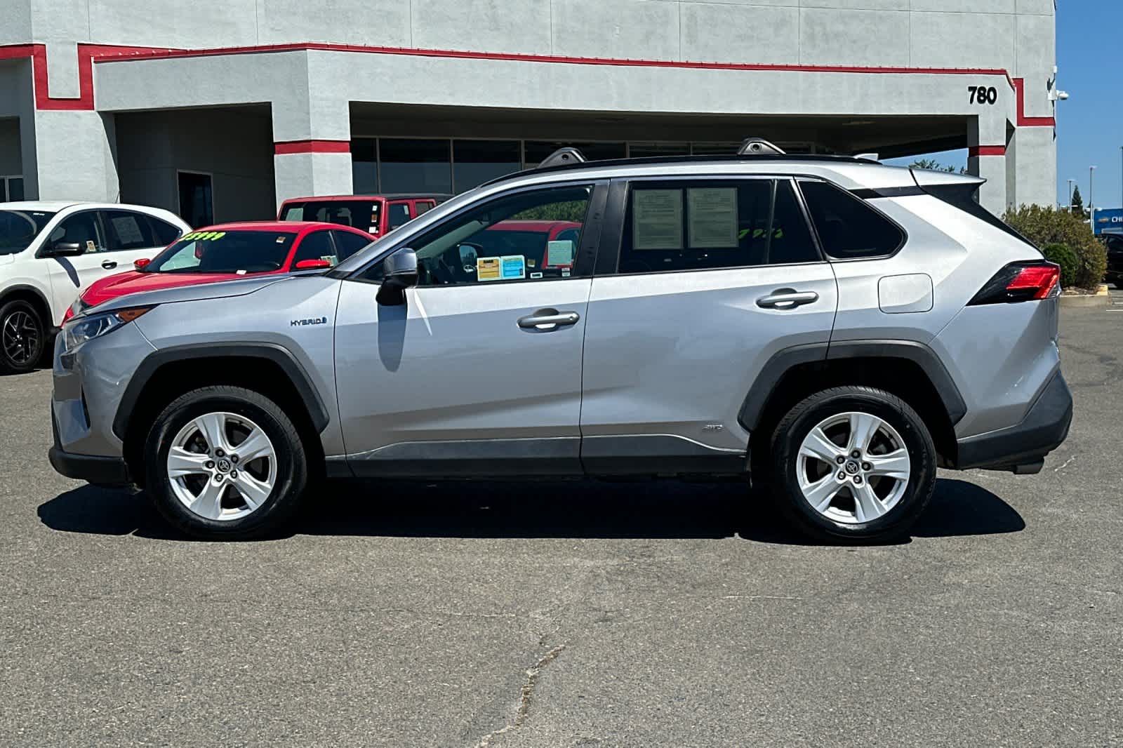 Thumbnail: 2021 Toyota RAV4 - 9