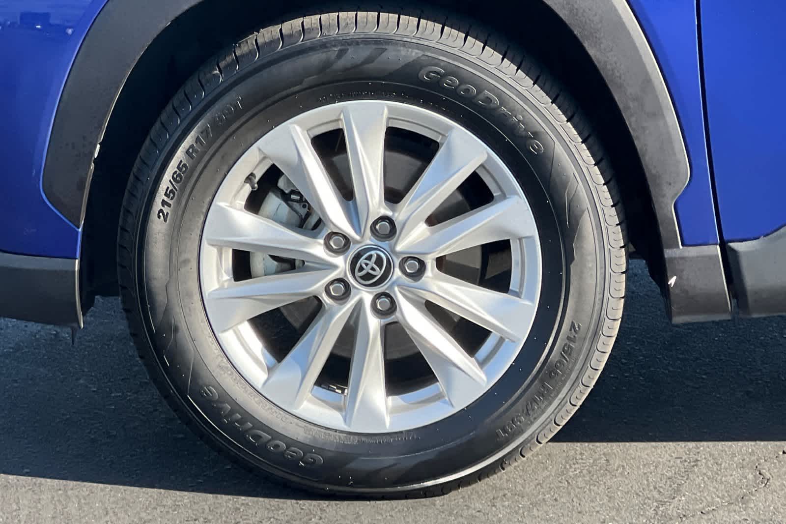 Thumbnail: 2022 Toyota Corolla Cross - 28