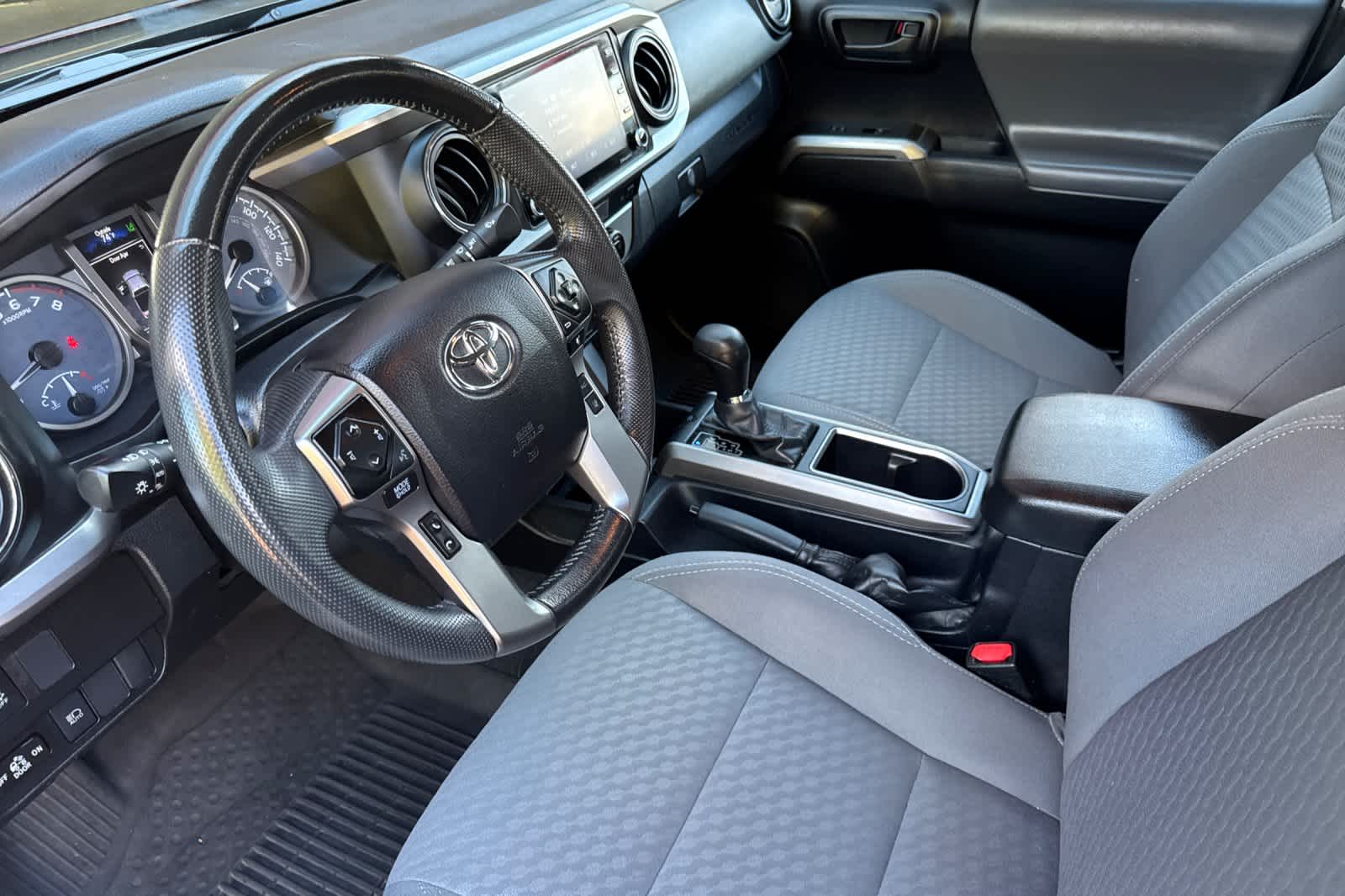 Thumbnail: 2022 Toyota Tacoma - 11