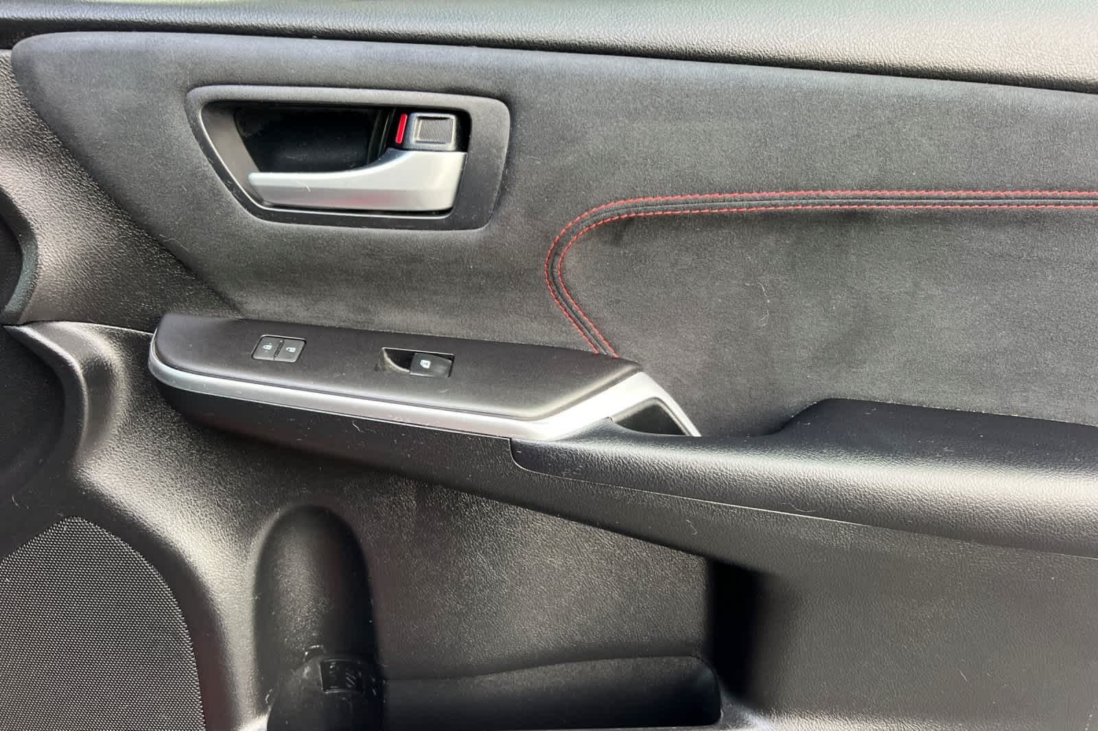 Thumbnail: 2017 Toyota Camry - 18