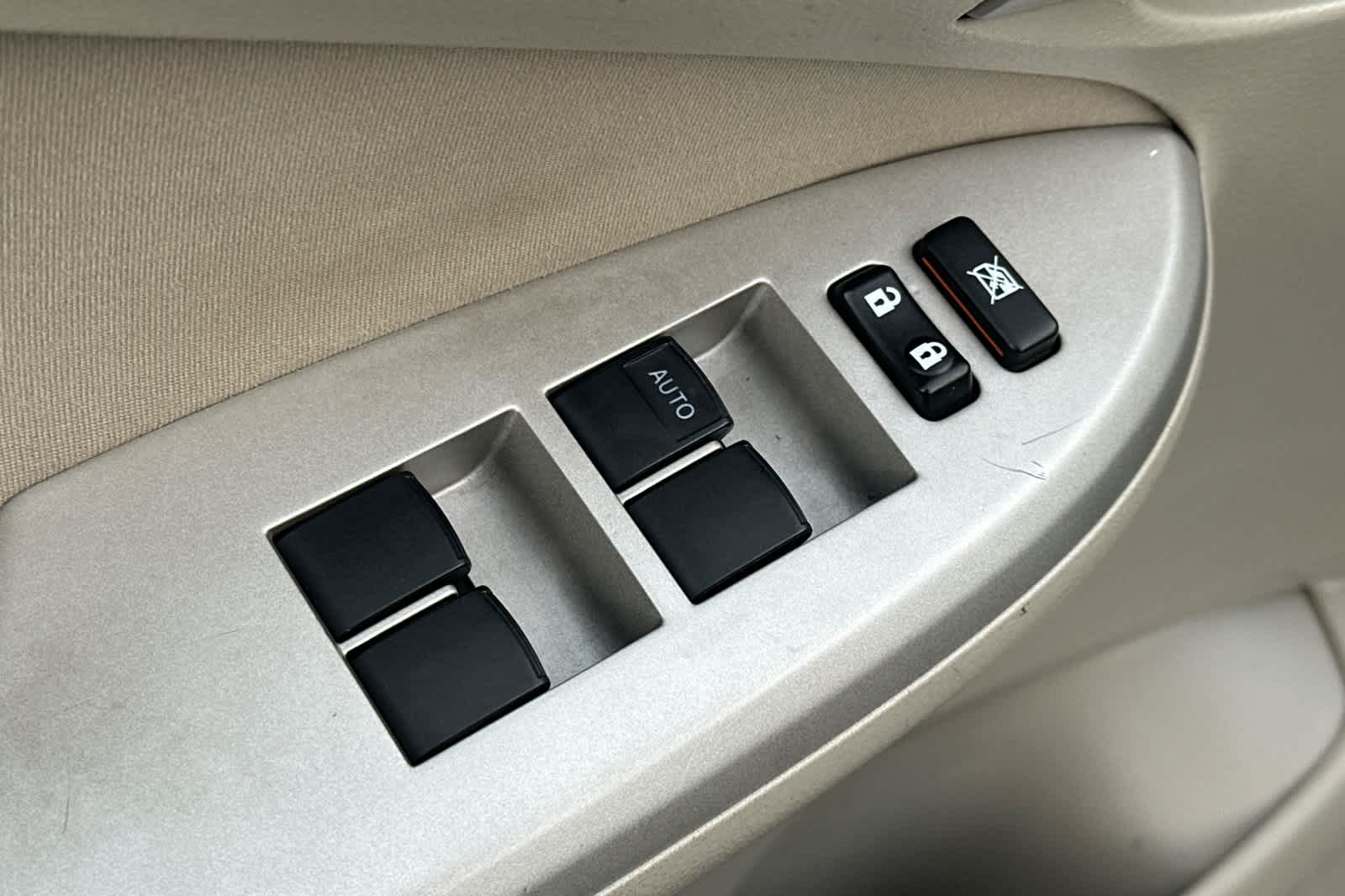 Thumbnail: 2010 Toyota Corolla - 13