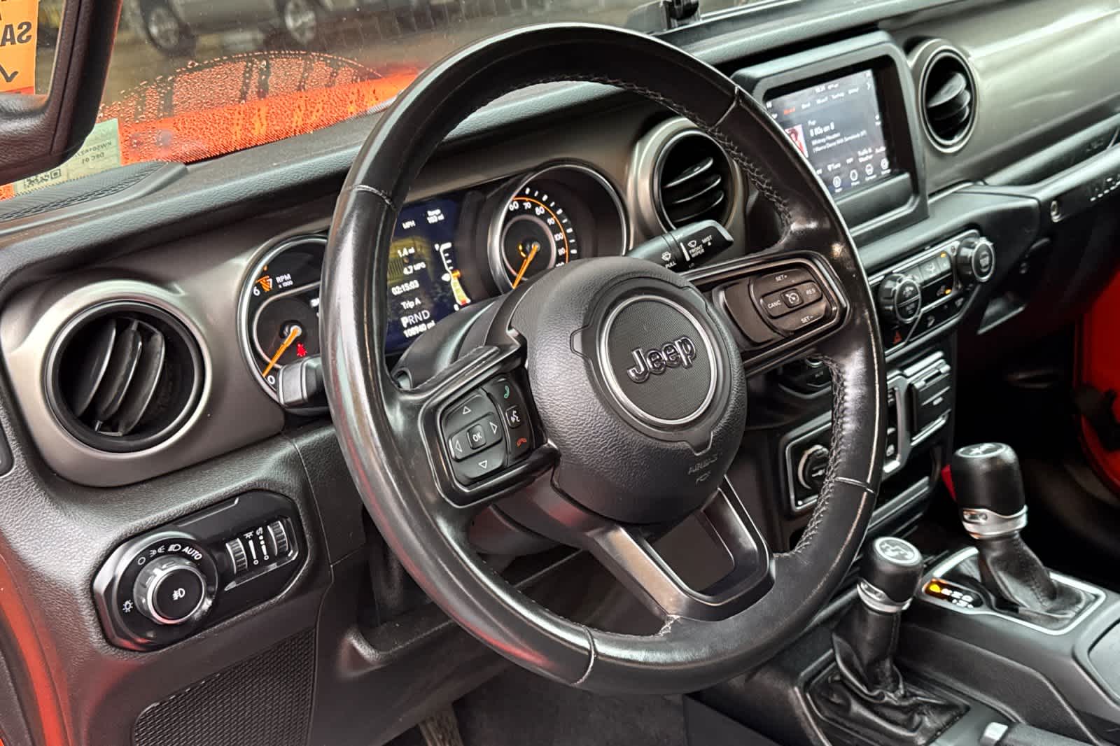 Thumbnail: 2019 Jeep Wrangler - 14