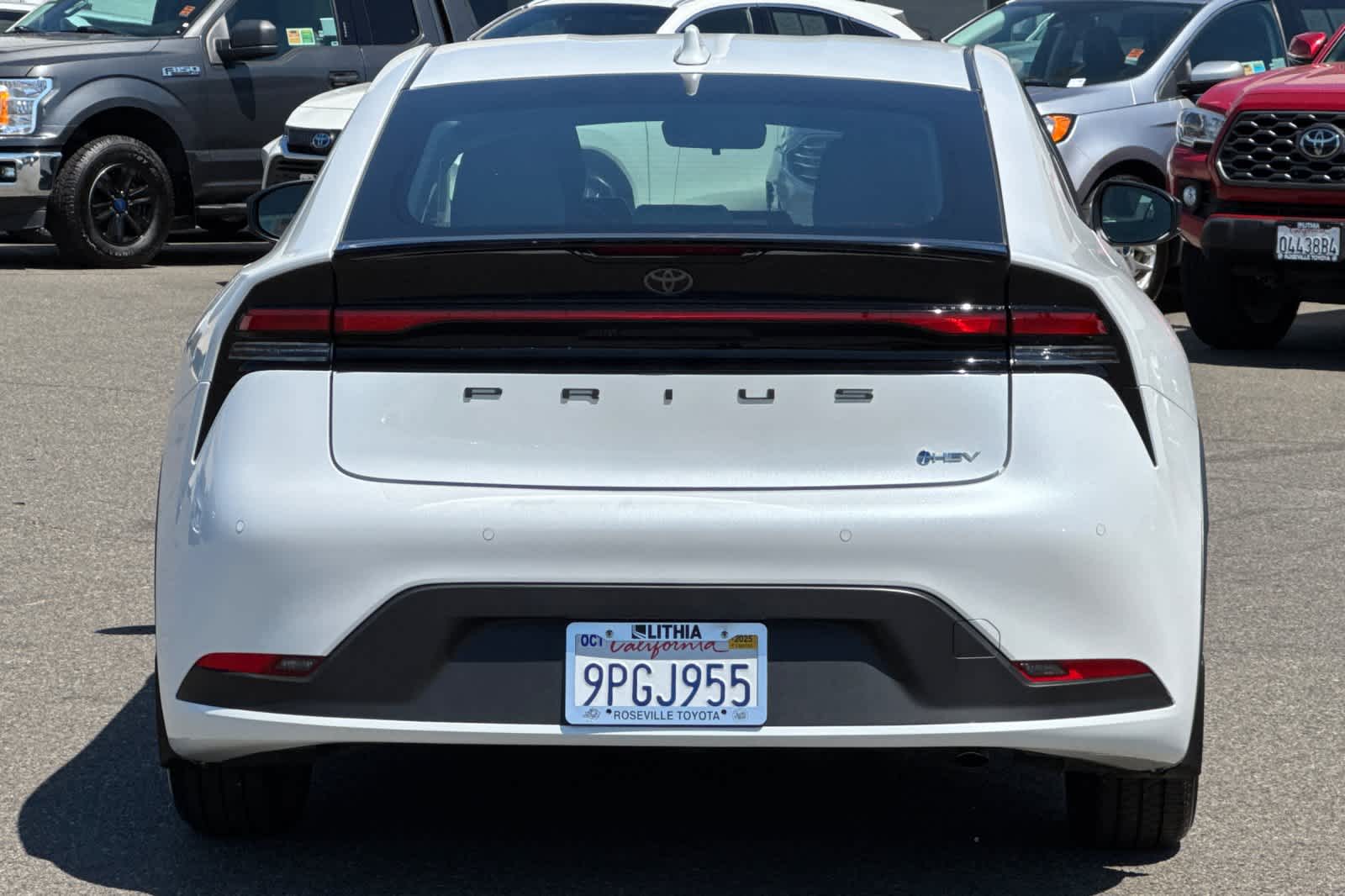 Thumbnail: 2024 Toyota Prius - 8