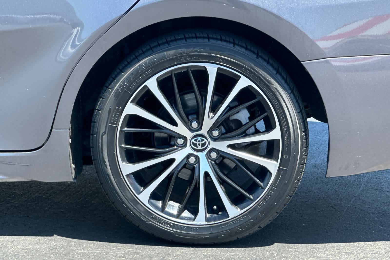 Thumbnail: 2020 Toyota Camry - 29