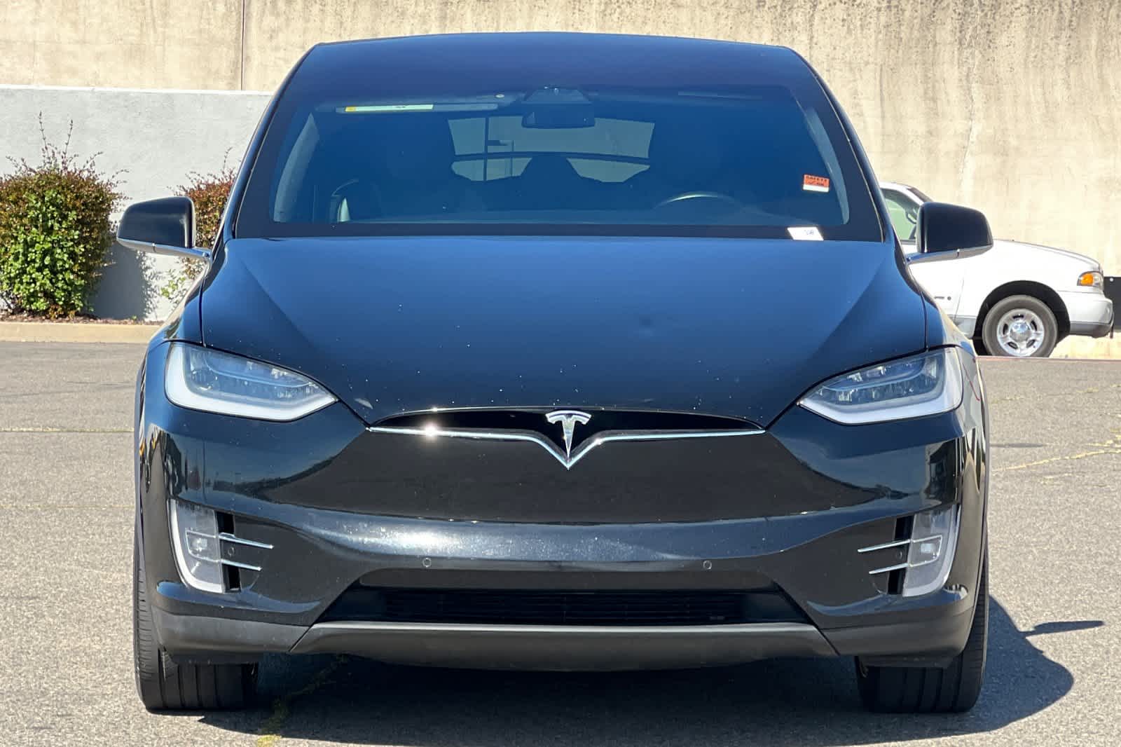 Thumbnail: 2019 Tesla Model X - 10